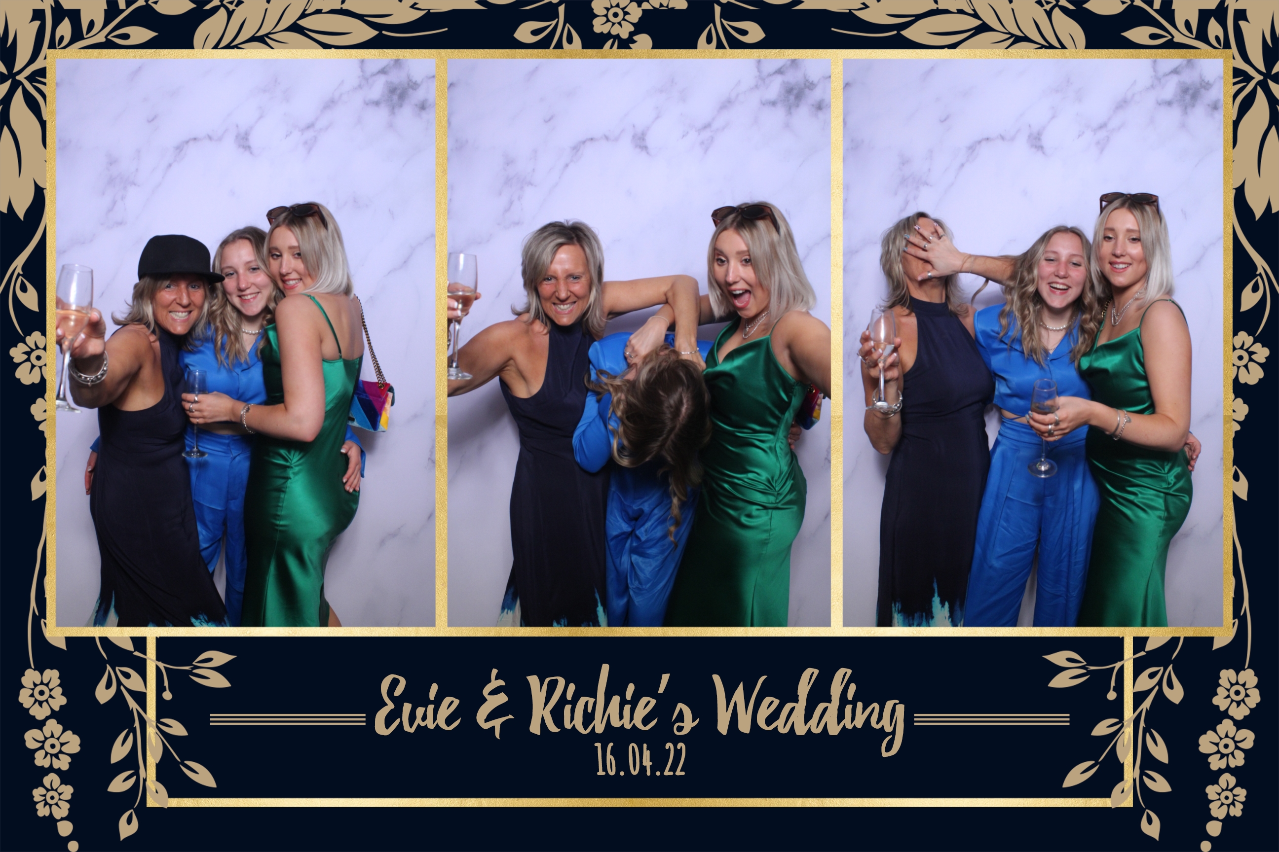 Evie & Richie | View more photos from the event at images.mobile-photo-booth.com/u/MobilePhotoBoothUK/Evie-Richie