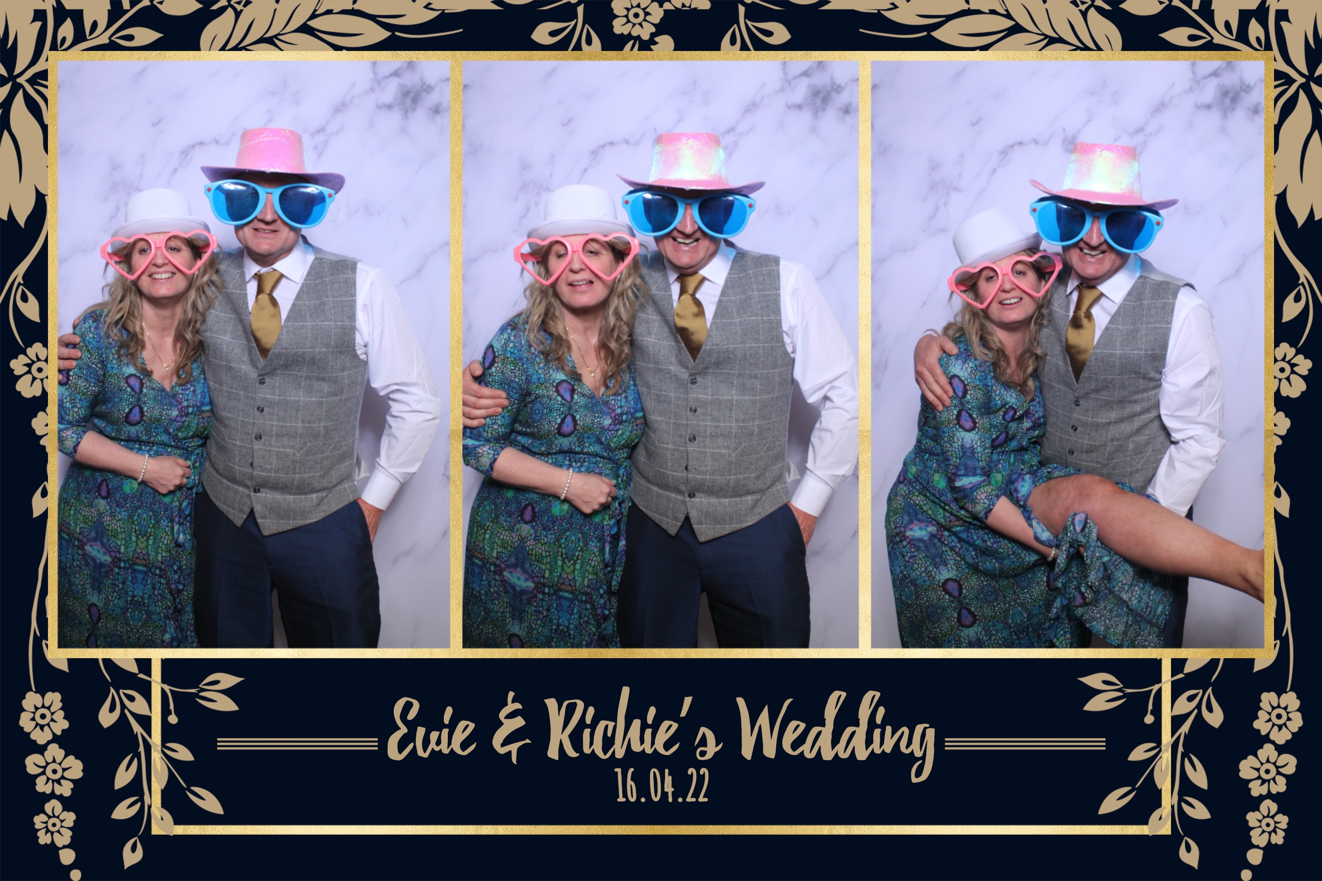 Evie & Richie | View more photos from the event at images.mobile-photo-booth.com/u/MobilePhotoBoothUK/Evie-Richie