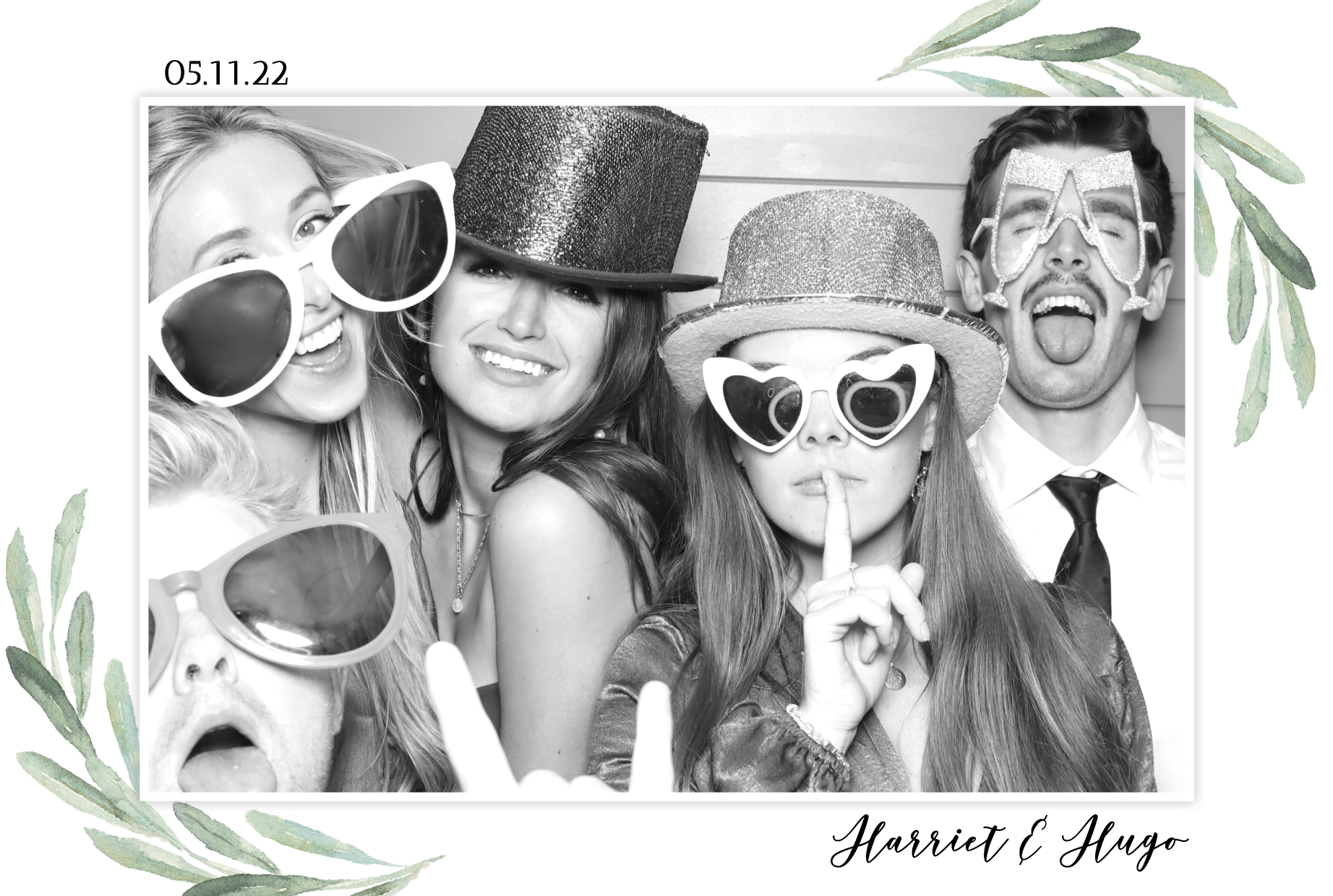 Harriet & Hugo | View more photos from the event at images.mobile-photo-booth.com/u/MobilePhotoBoothUK/Harriet-Hugo