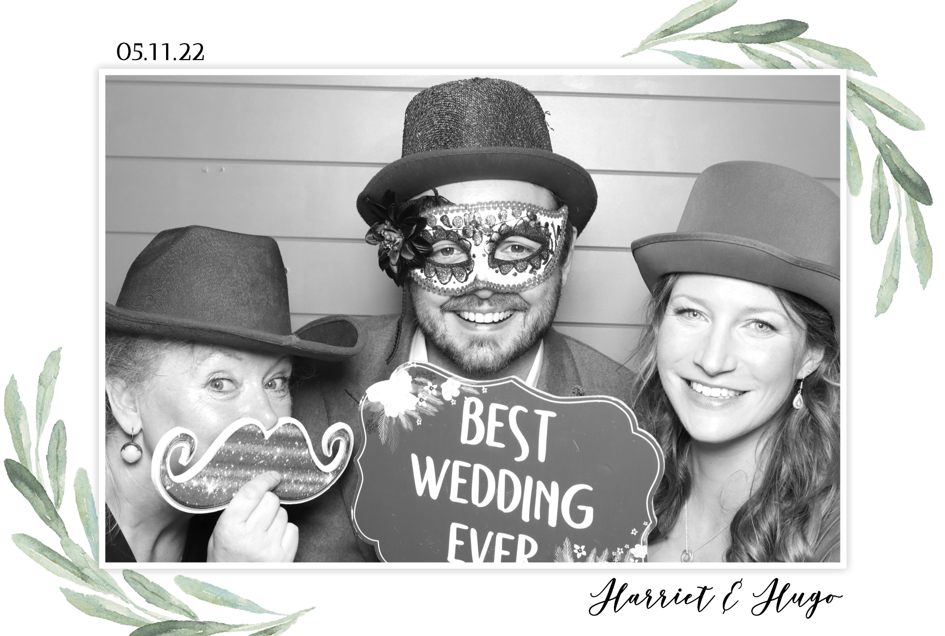 Harriet & Hugo | View more photos from the event at images.mobile-photo-booth.com/u/MobilePhotoBoothUK/Harriet-Hugo