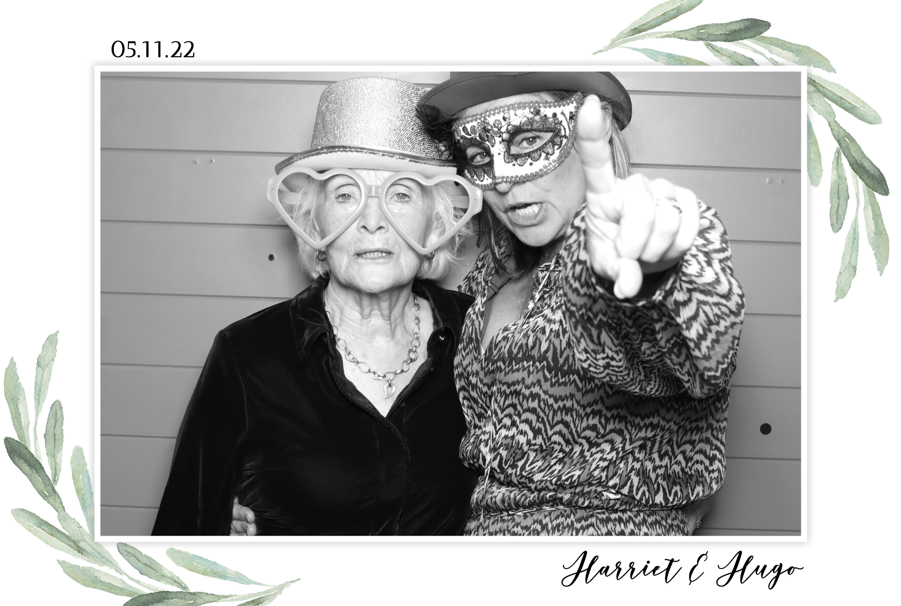 Harriet & Hugo | View more photos from the event at images.mobile-photo-booth.com/u/MobilePhotoBoothUK/Harriet-Hugo