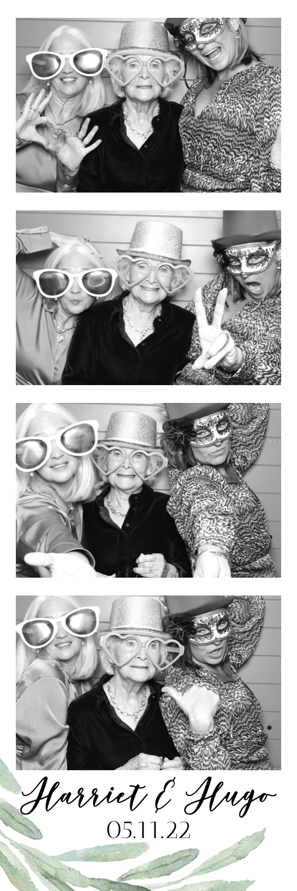 Harriet & Hugo | View more photos from the event at images.mobile-photo-booth.com/u/MobilePhotoBoothUK/Harriet-Hugo