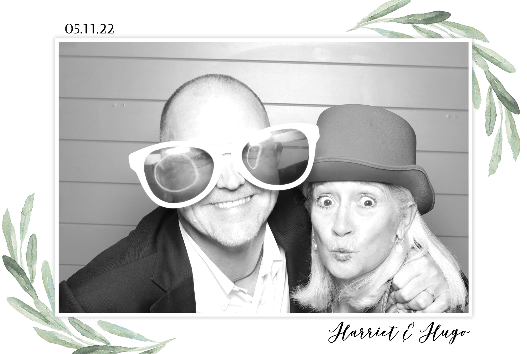 Harriet & Hugo | View more photos from the event at images.mobile-photo-booth.com/u/MobilePhotoBoothUK/Harriet-Hugo