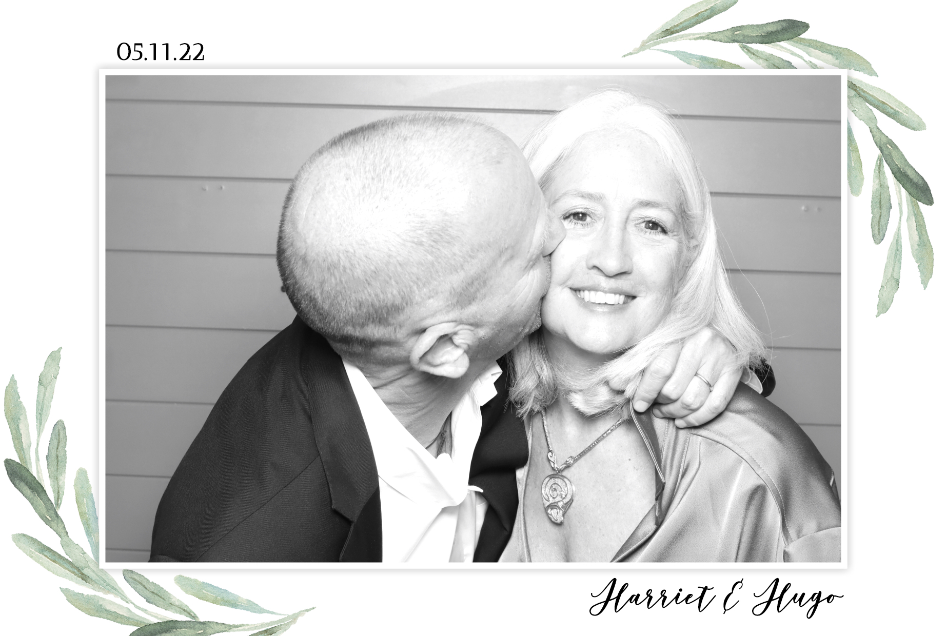 Harriet & Hugo | View more photos from the event at images.mobile-photo-booth.com/u/MobilePhotoBoothUK/Harriet-Hugo