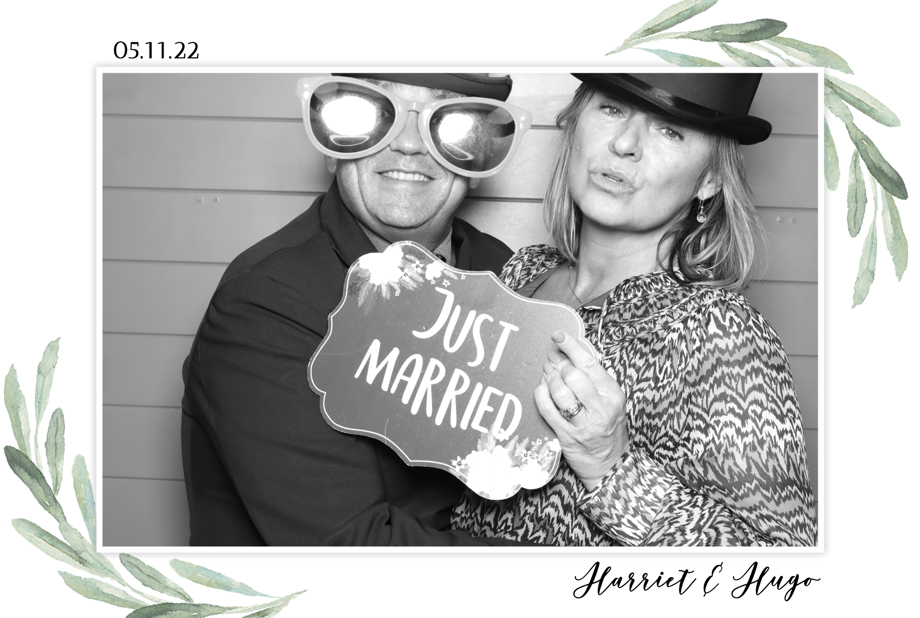 Harriet & Hugo | View more photos from the event at images.mobile-photo-booth.com/u/MobilePhotoBoothUK/Harriet-Hugo