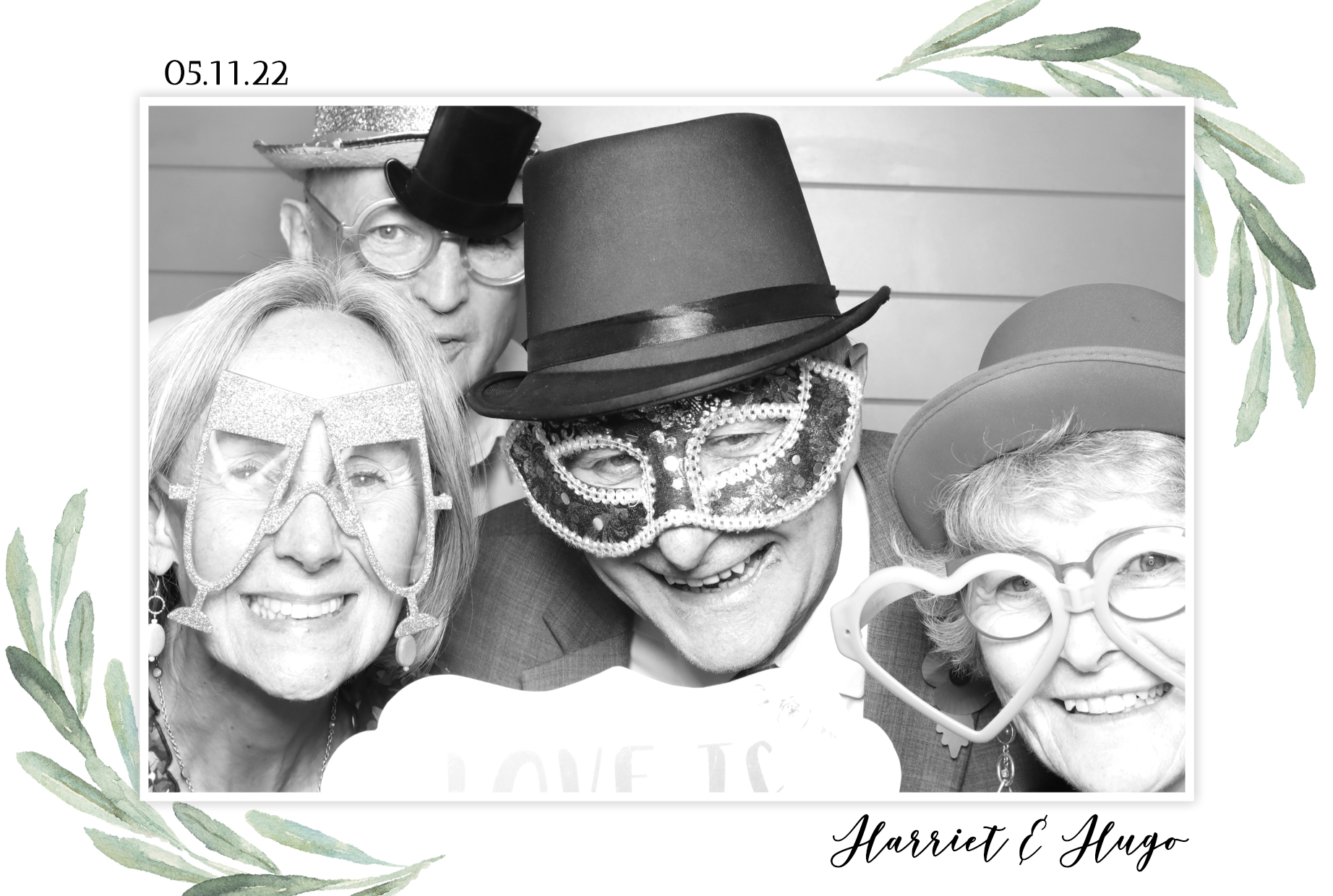 Harriet & Hugo | View more photos from the event at images.mobile-photo-booth.com/u/MobilePhotoBoothUK/Harriet-Hugo