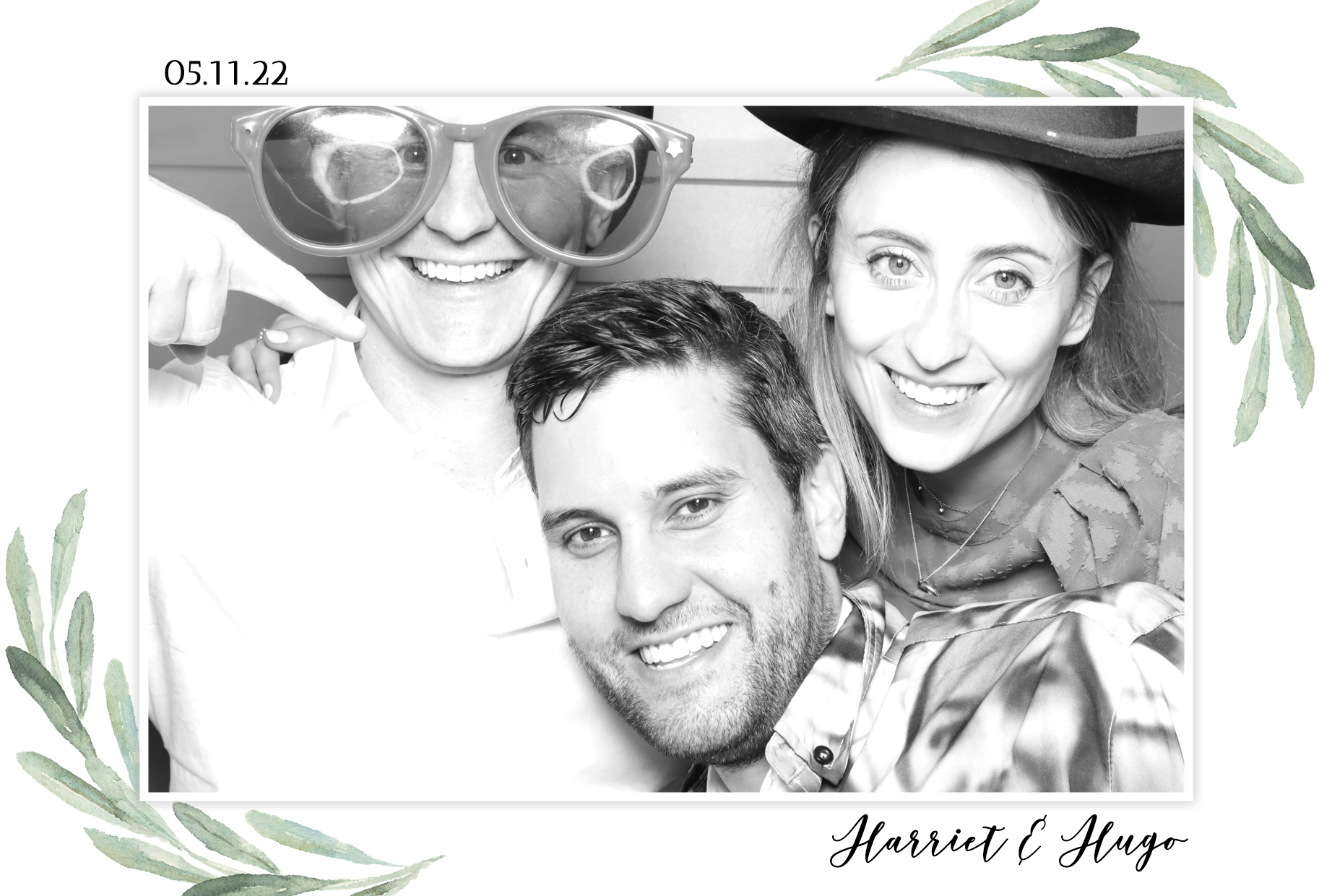 Harriet & Hugo | View more photos from the event at images.mobile-photo-booth.com/u/MobilePhotoBoothUK/Harriet-Hugo
