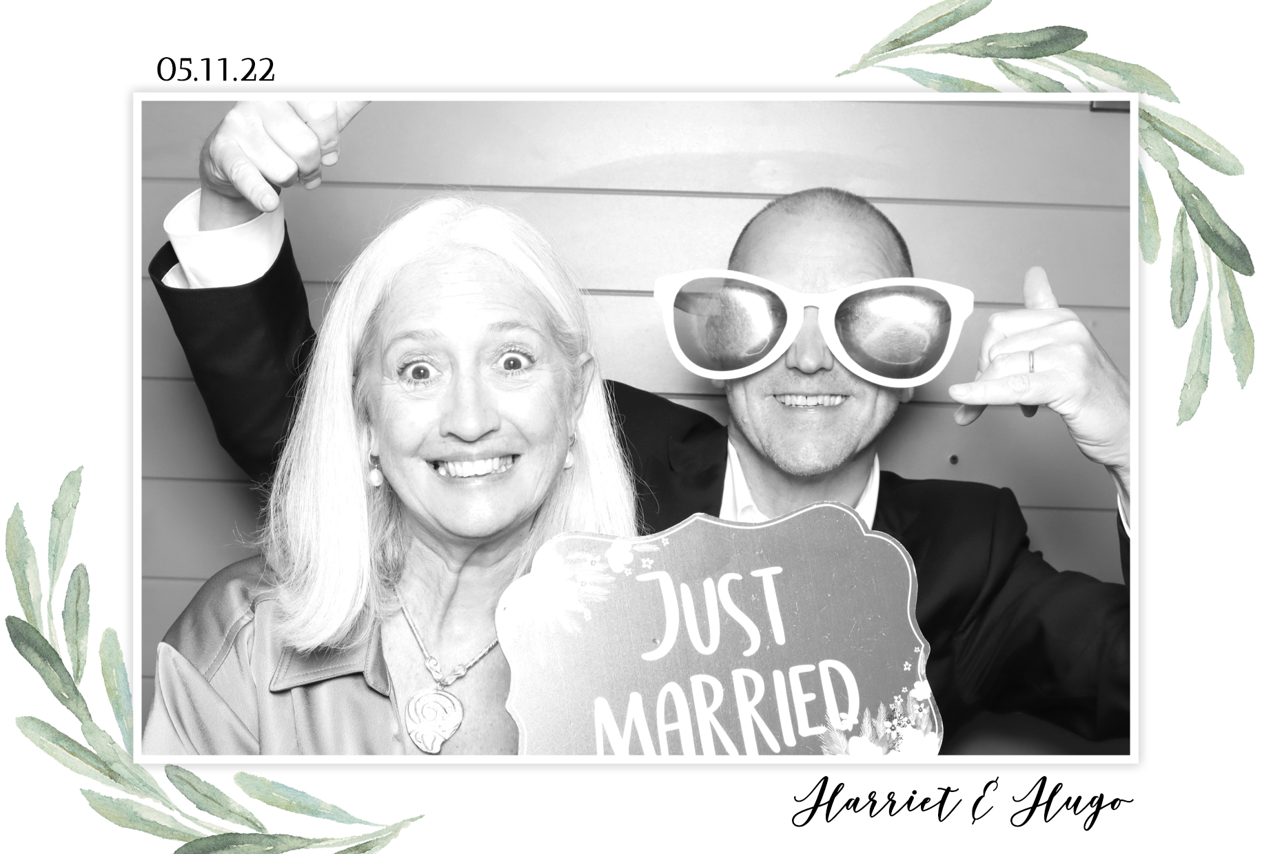 Harriet & Hugo | View more photos from the event at images.mobile-photo-booth.com/u/MobilePhotoBoothUK/Harriet-Hugo