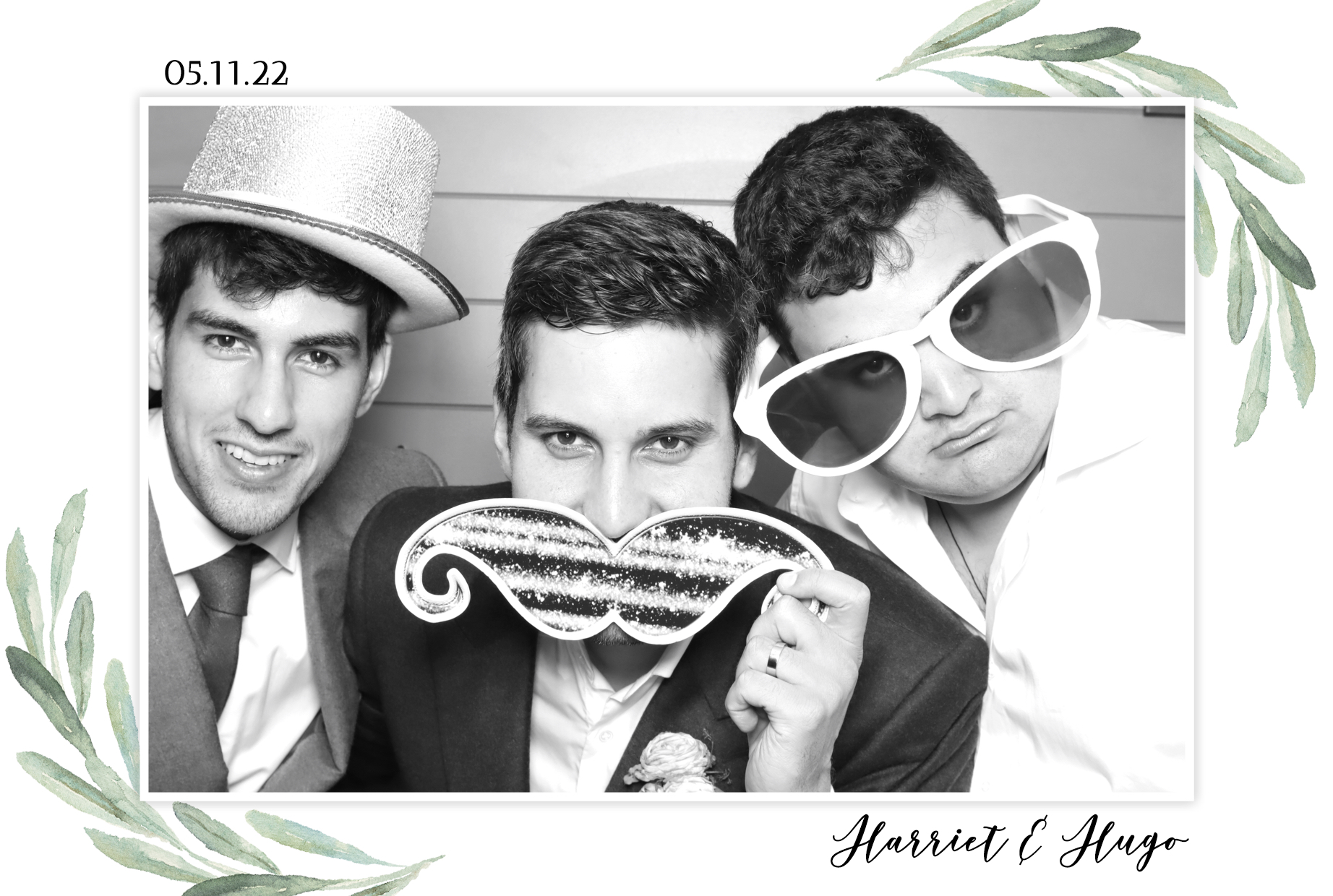 Harriet & Hugo | View more photos from the event at images.mobile-photo-booth.com/u/MobilePhotoBoothUK/Harriet-Hugo
