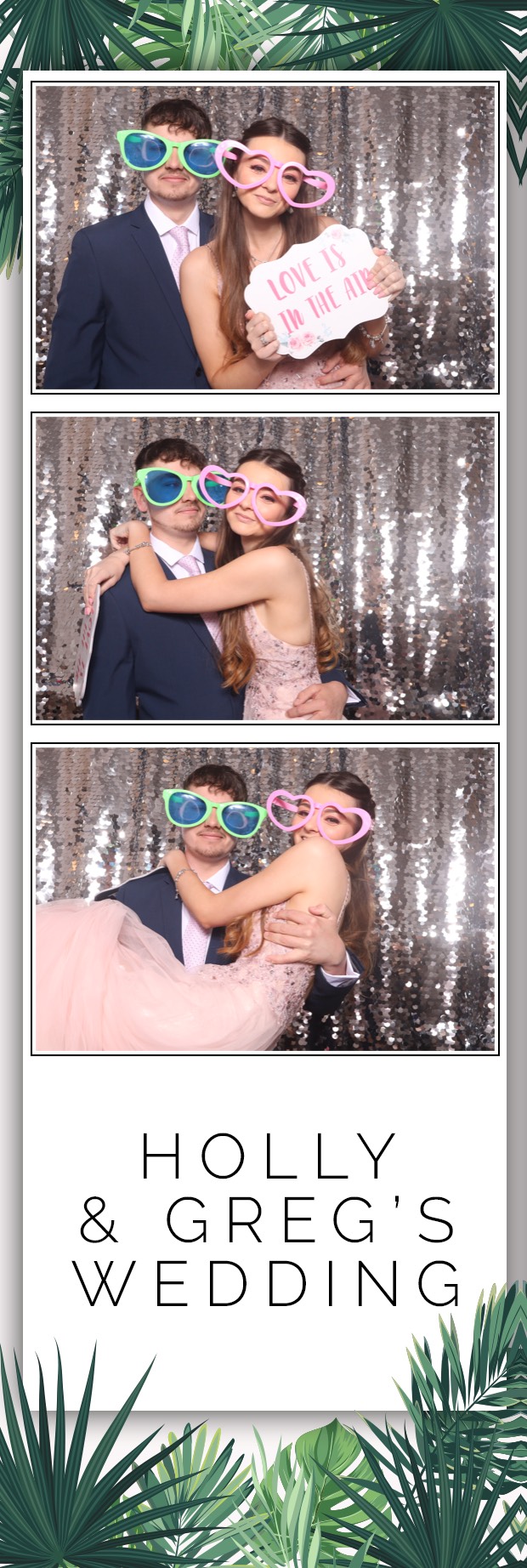 Holly & Greg | View more photos from the event at images.mobile-photo-booth.com/u/MobilePhotoBoothUK/Holly-Greg