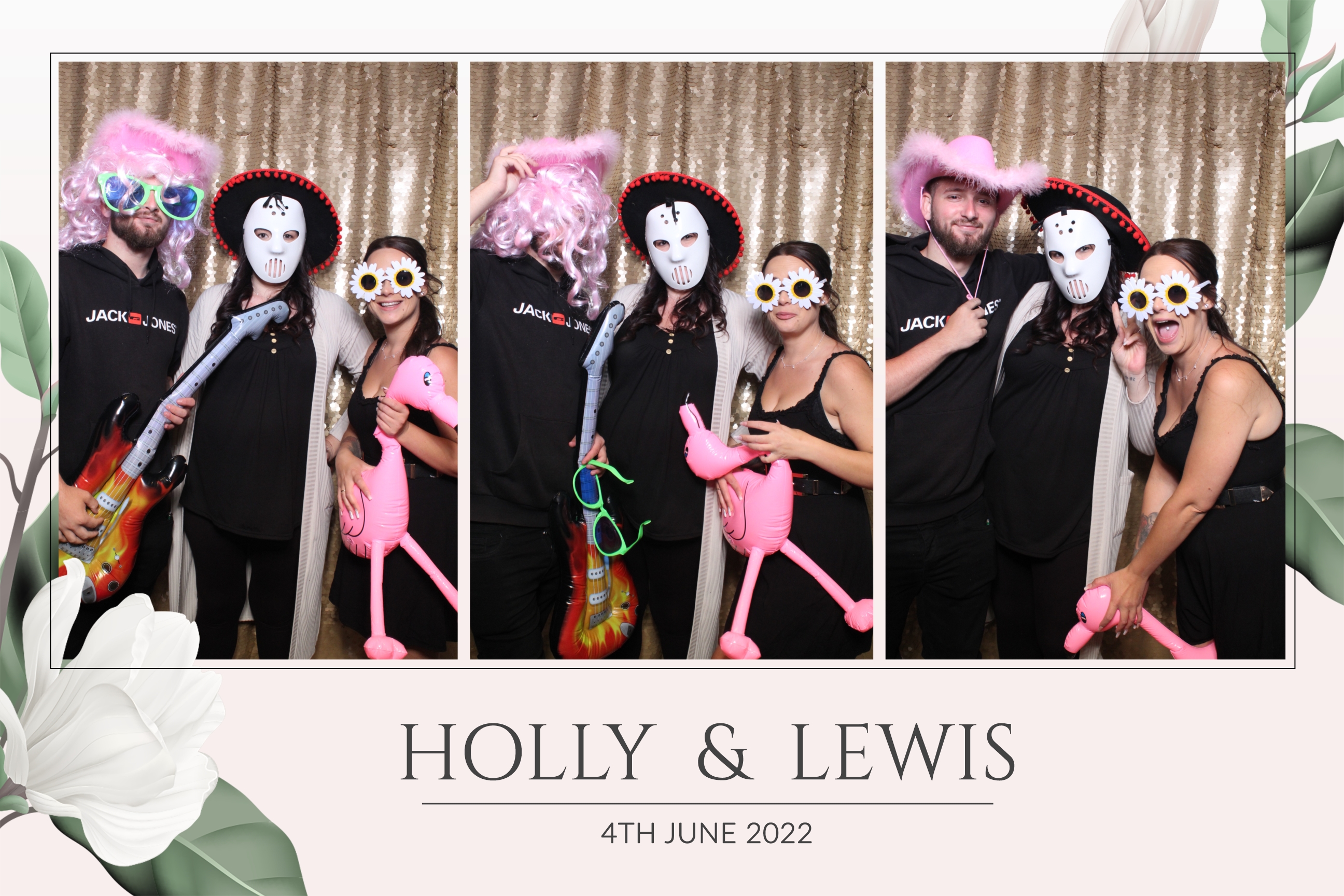 Holly & Lewis | View more photos from the event at images.mobile-photo-booth.com/u/MobilePhotoBoothUK/Holly-Lewis