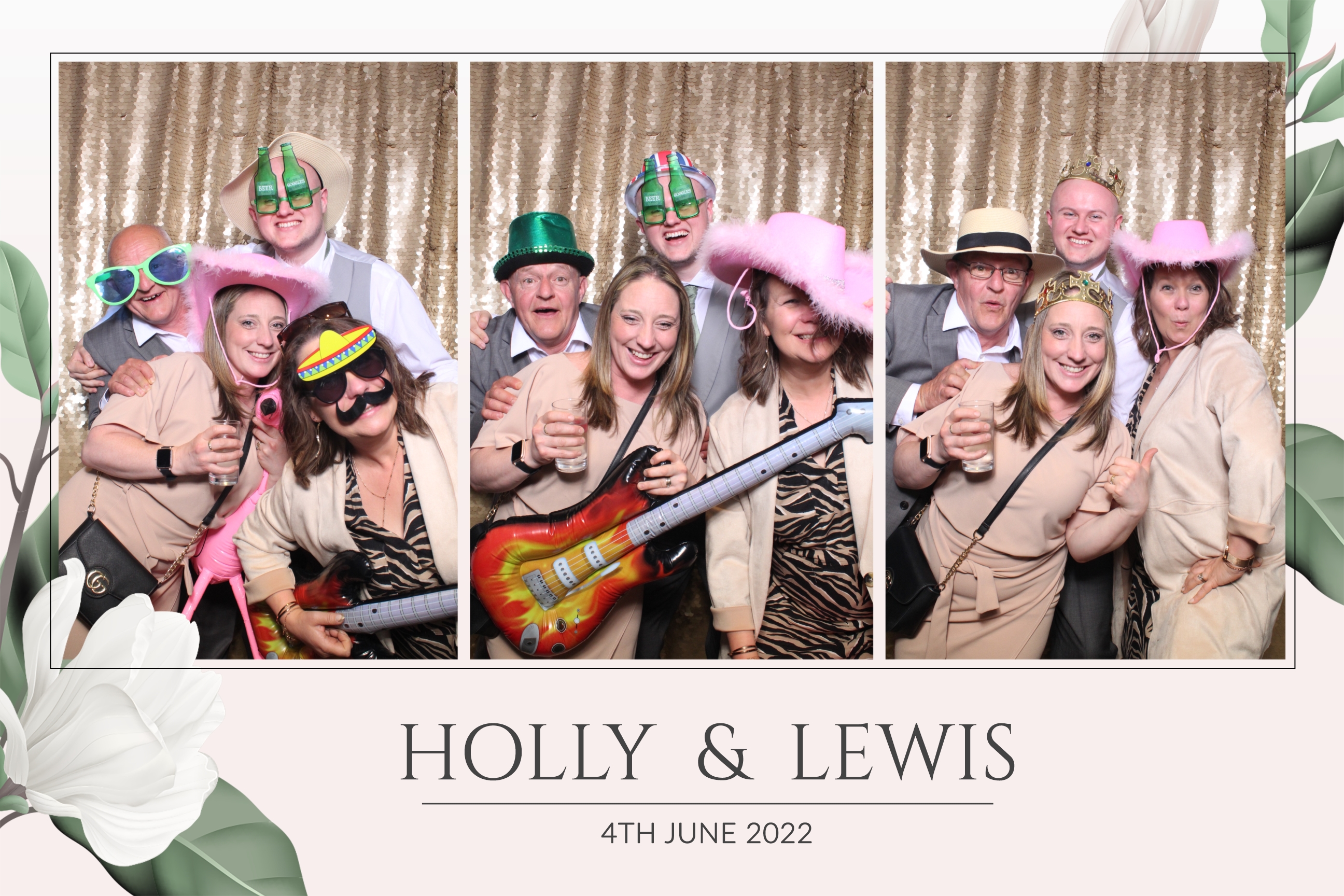 Holly & Lewis | View more photos from the event at images.mobile-photo-booth.com/u/MobilePhotoBoothUK/Holly-Lewis
