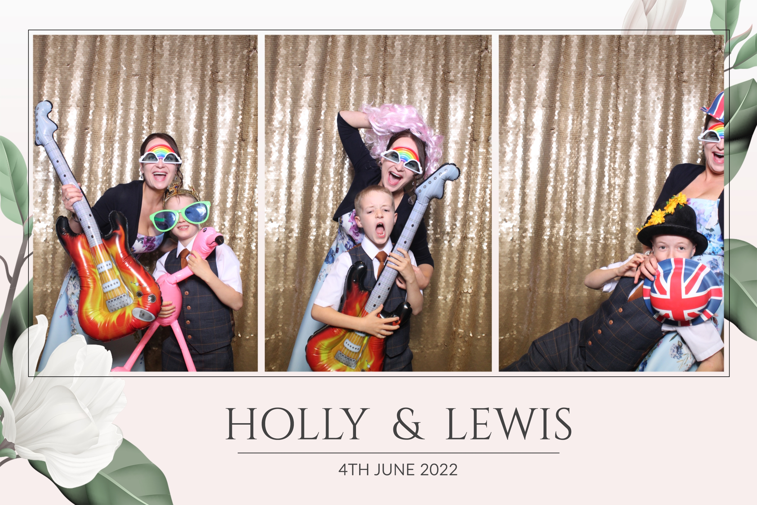 Holly & Lewis | View more photos from the event at images.mobile-photo-booth.com/u/MobilePhotoBoothUK/Holly-Lewis
