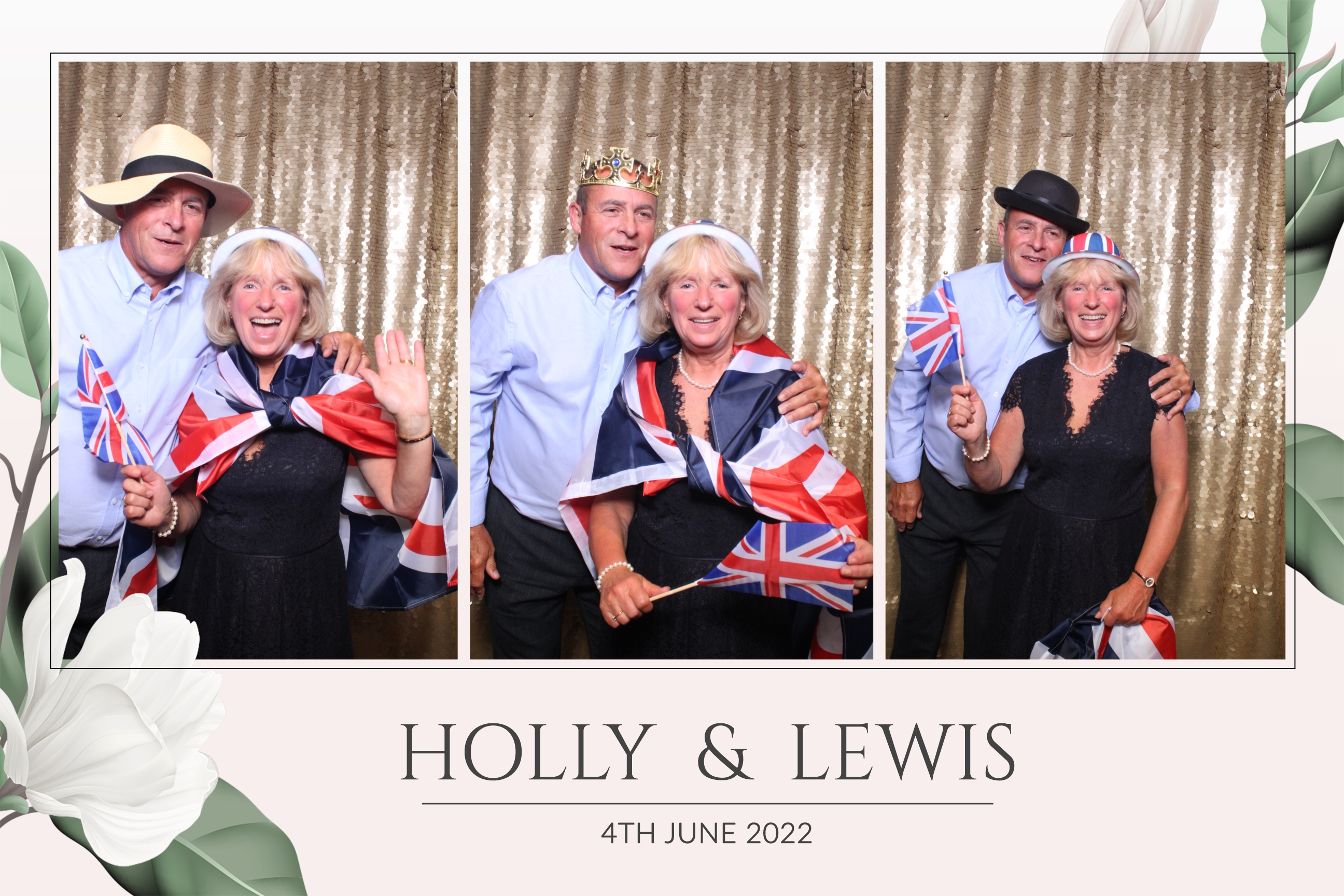 Holly & Lewis | View more photos from the event at images.mobile-photo-booth.com/u/MobilePhotoBoothUK/Holly-Lewis