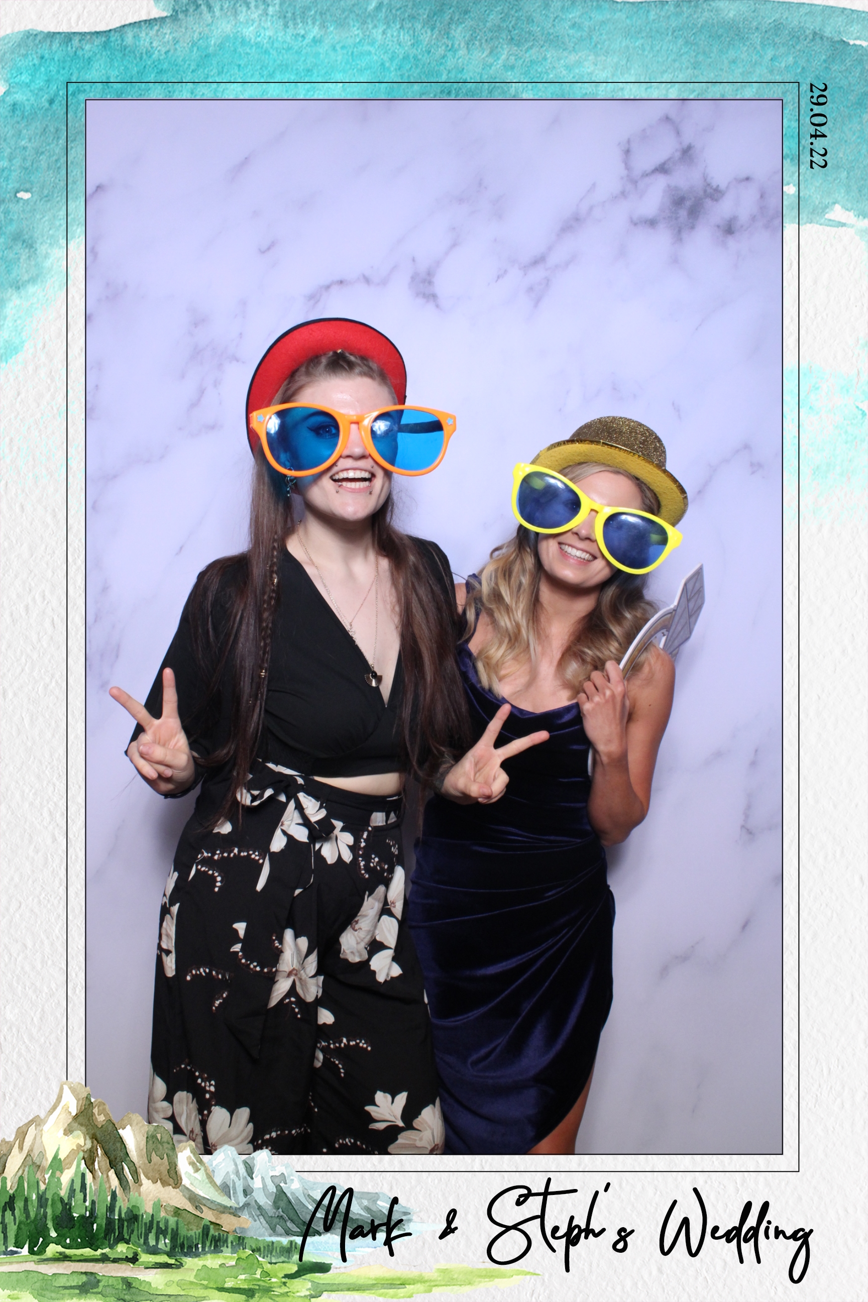 Mark & Steph | View more photos from the event at images.mobile-photo-booth.com/u/MobilePhotoBoothUK/Mark-Steph