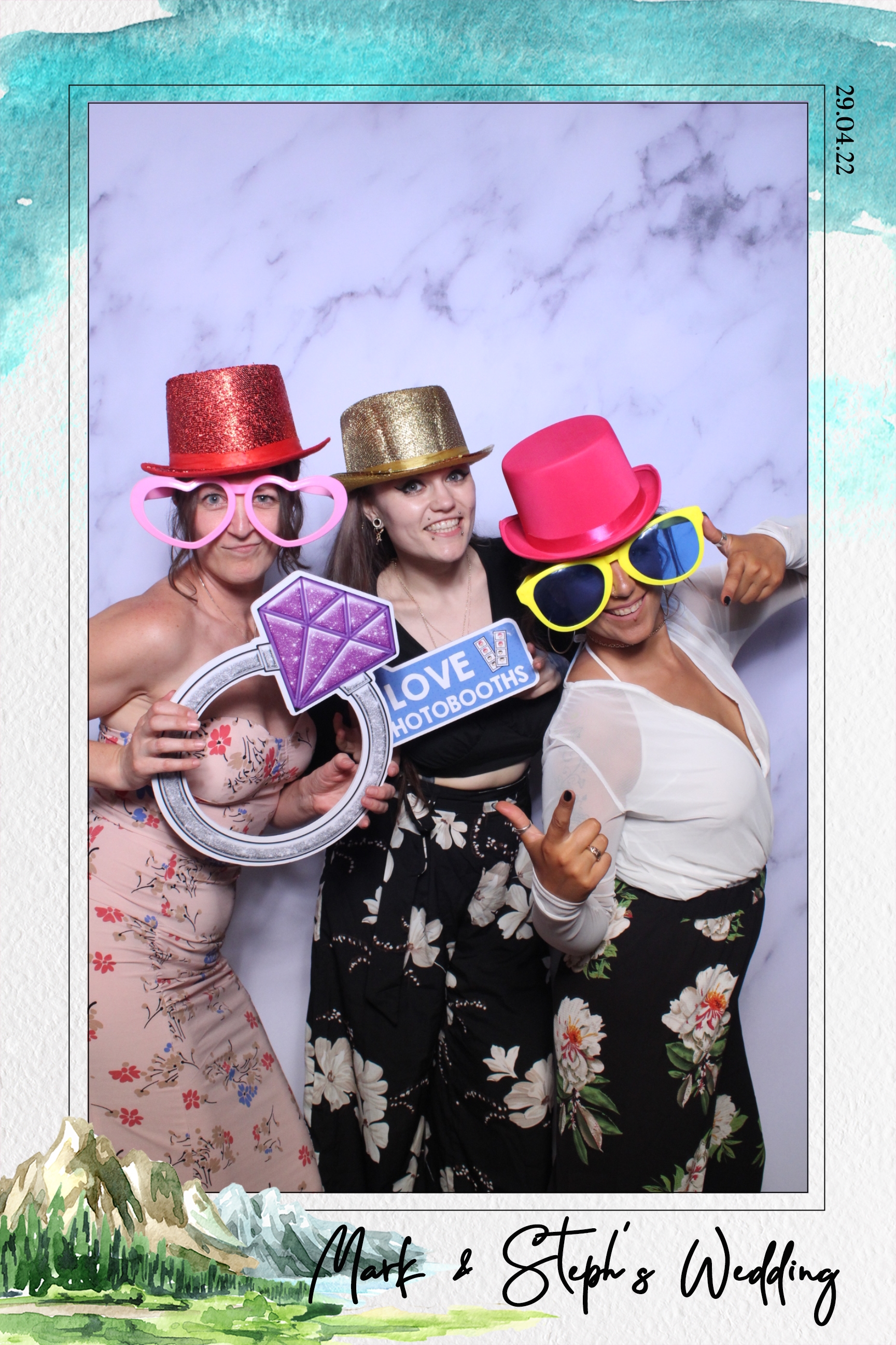 Mark & Steph | View more photos from the event at images.mobile-photo-booth.com/u/MobilePhotoBoothUK/Mark-Steph