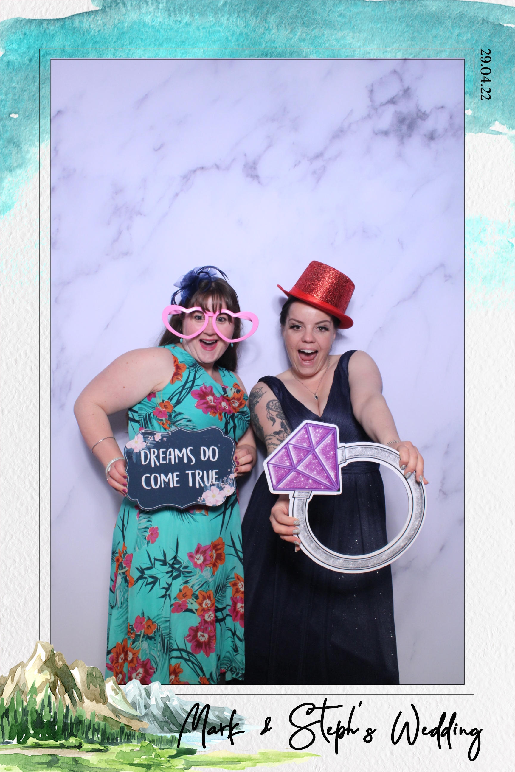 Mark & Steph | View more photos from the event at images.mobile-photo-booth.com/u/MobilePhotoBoothUK/Mark-Steph