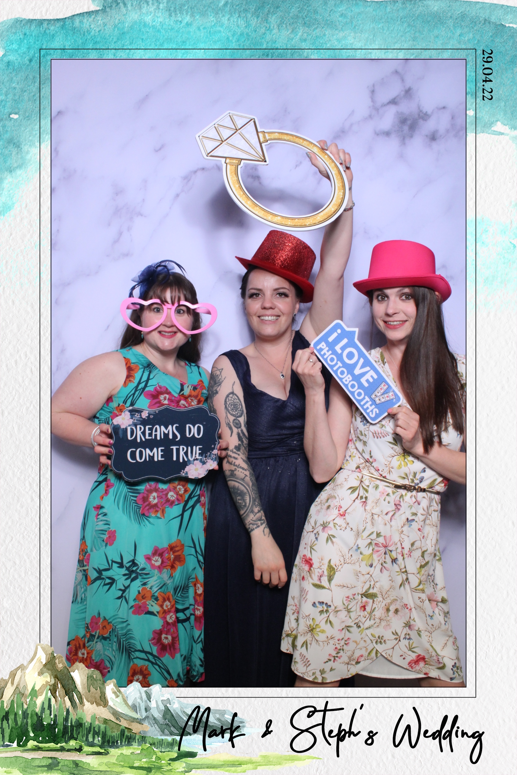 Mark & Steph | View more photos from the event at images.mobile-photo-booth.com/u/MobilePhotoBoothUK/Mark-Steph