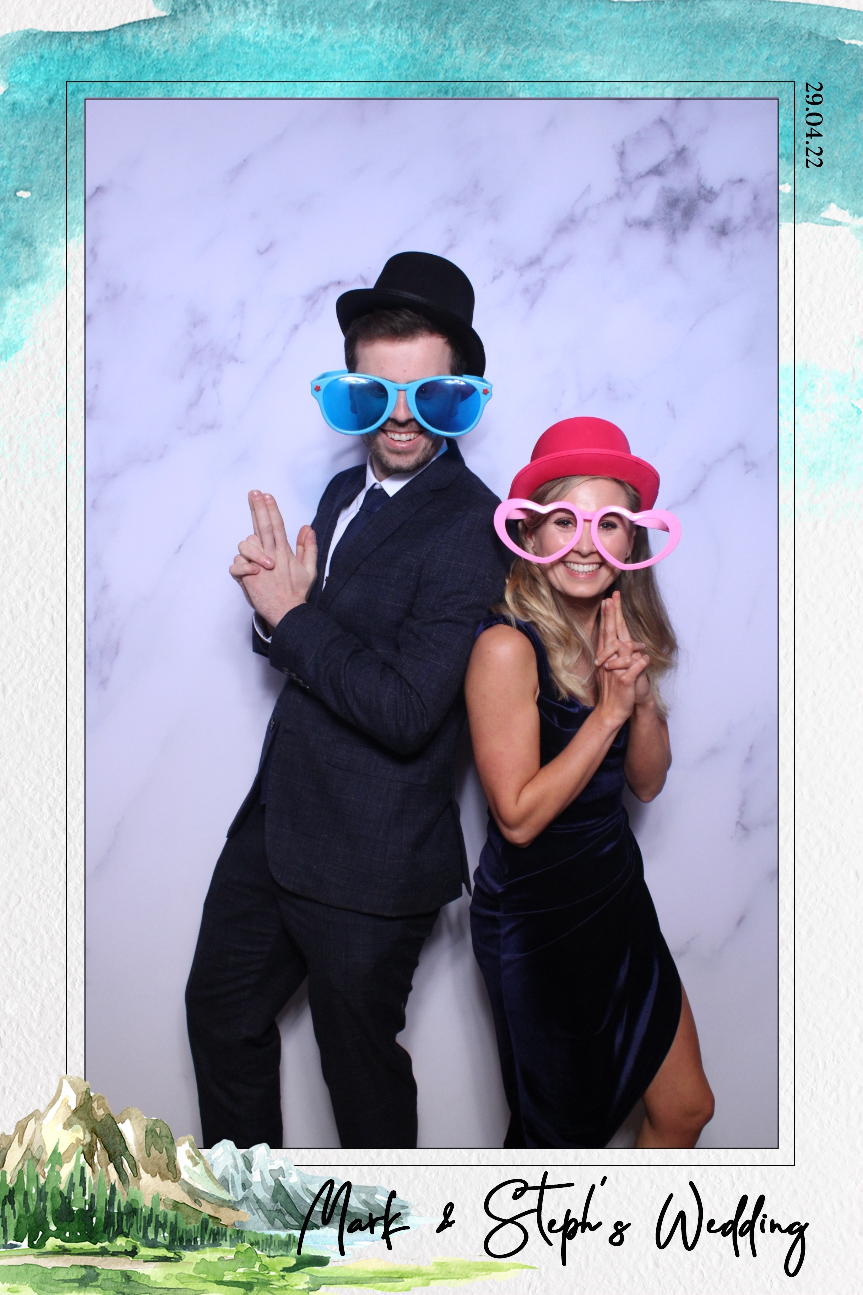 Mark & Steph | View more photos from the event at images.mobile-photo-booth.com/u/MobilePhotoBoothUK/Mark-Steph
