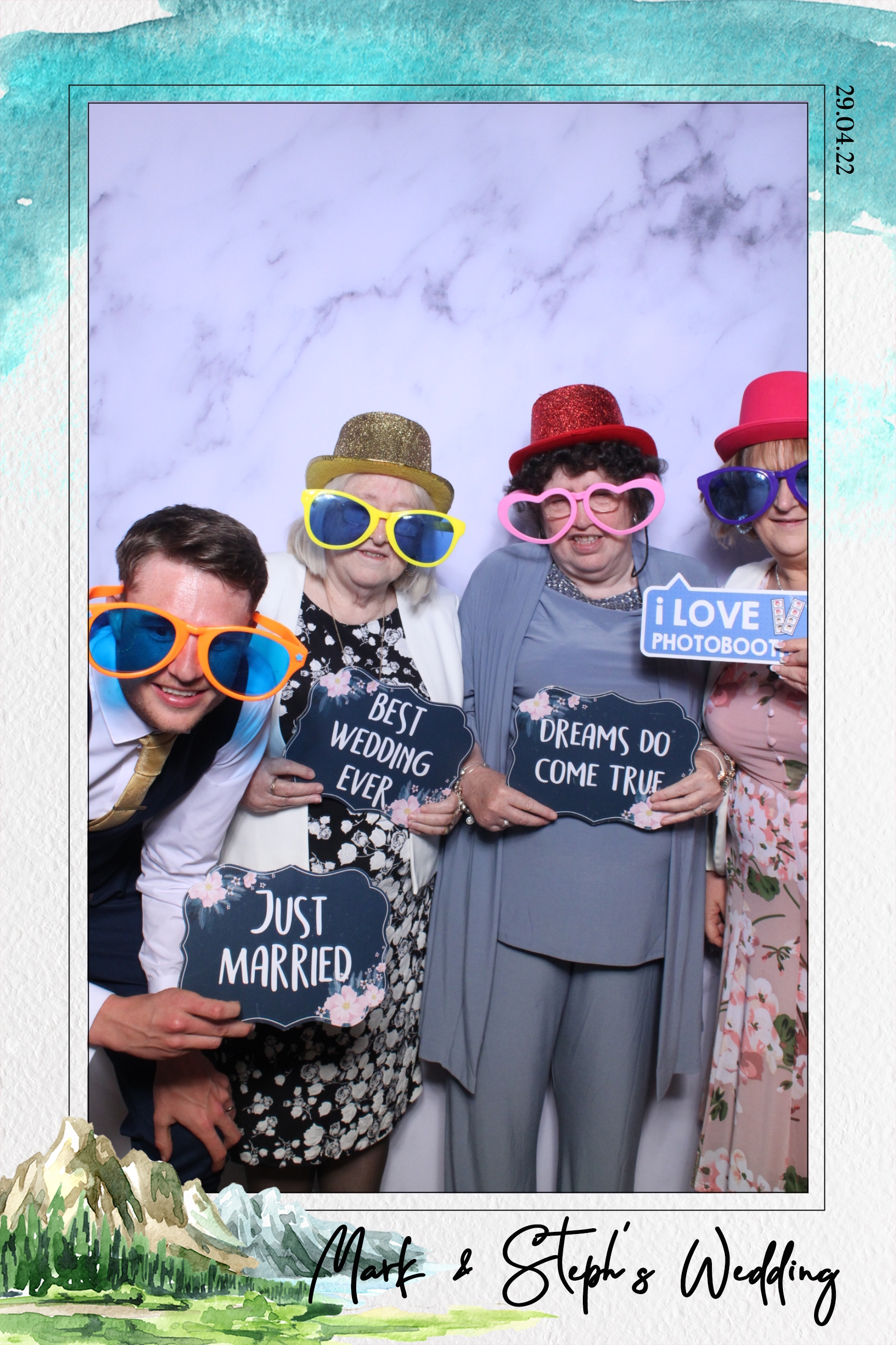 Mark & Steph | View more photos from the event at images.mobile-photo-booth.com/u/MobilePhotoBoothUK/Mark-Steph