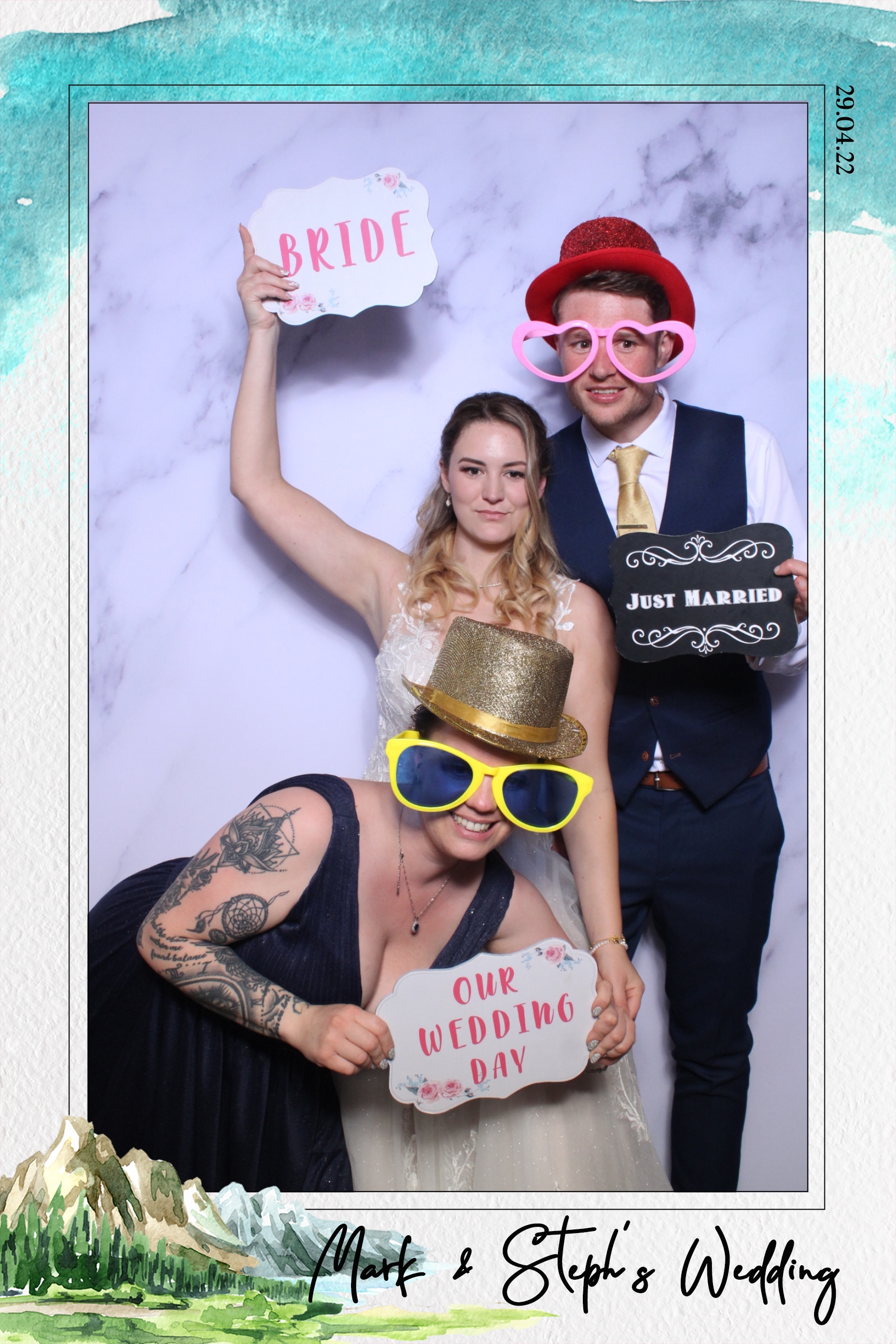 Mark & Steph | View more photos from the event at images.mobile-photo-booth.com/u/MobilePhotoBoothUK/Mark-Steph