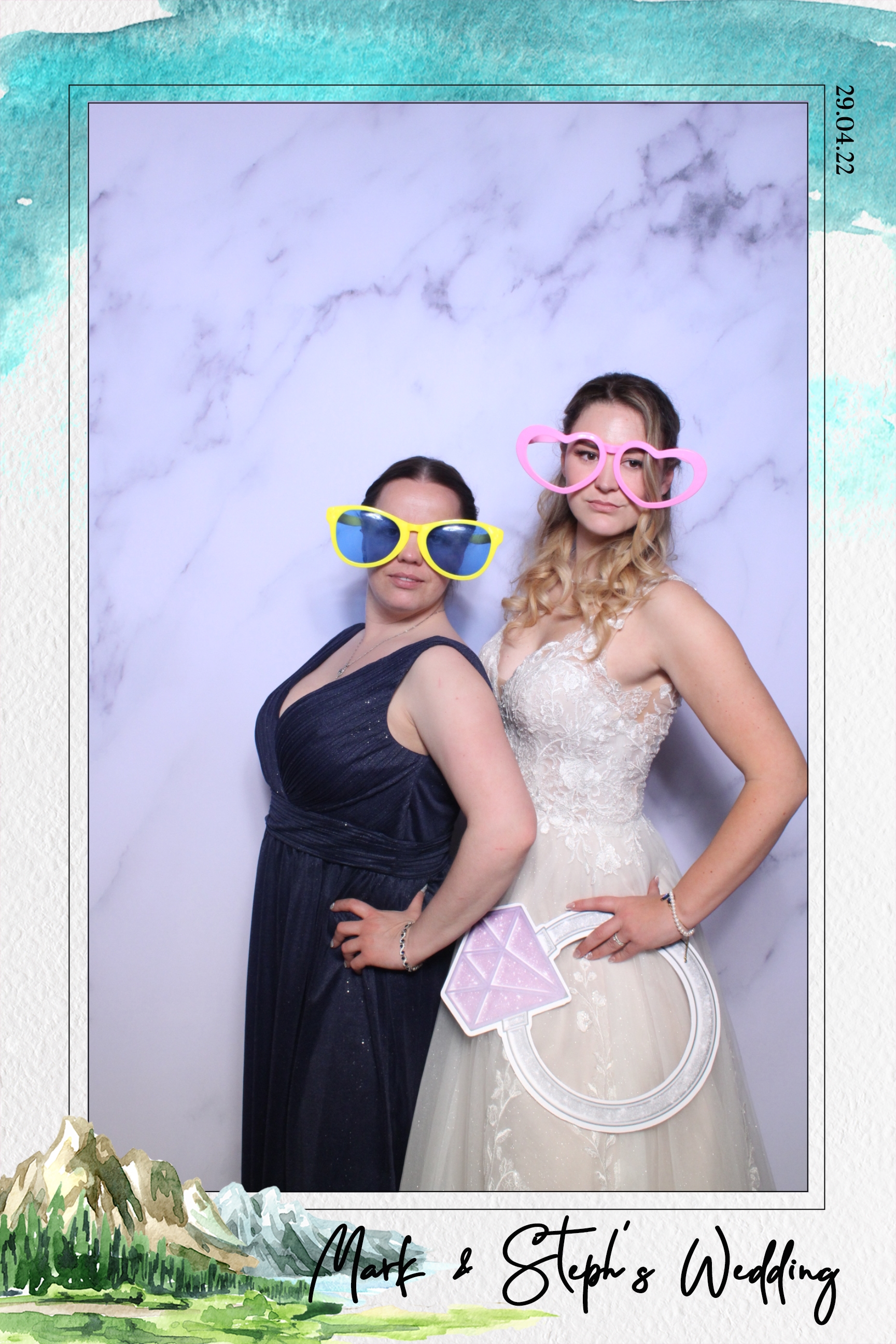 Mark & Steph | View more photos from the event at images.mobile-photo-booth.com/u/MobilePhotoBoothUK/Mark-Steph
