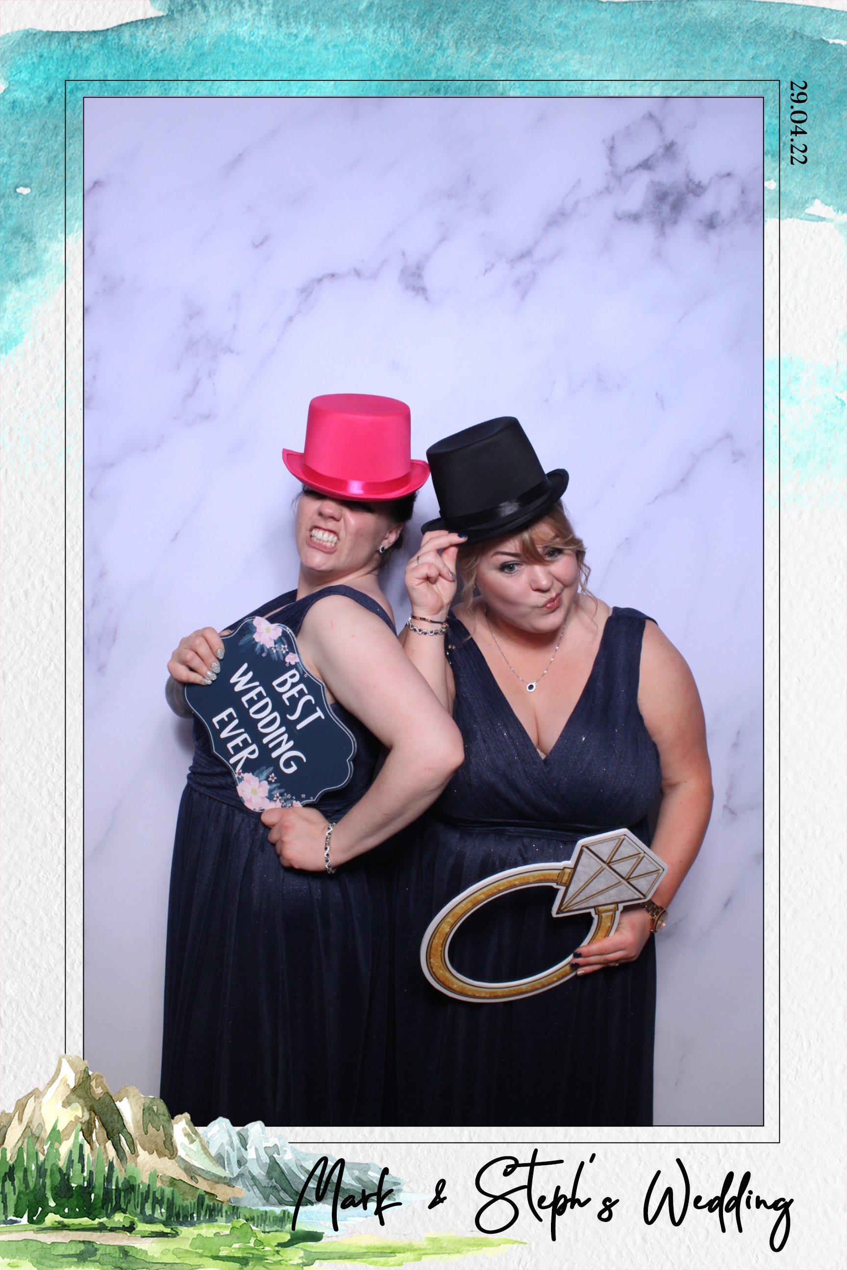 Mark & Steph | View more photos from the event at images.mobile-photo-booth.com/u/MobilePhotoBoothUK/Mark-Steph