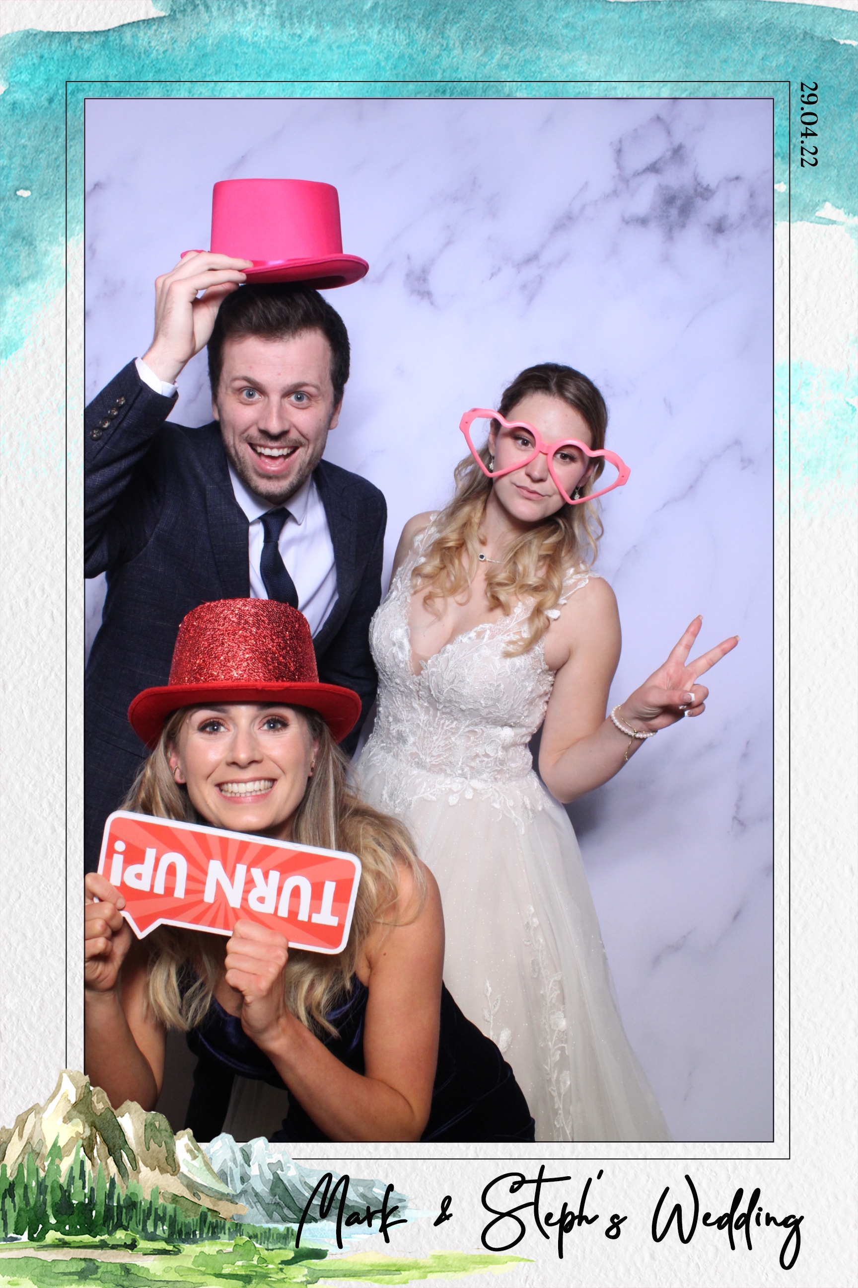 Mark & Steph | View more photos from the event at images.mobile-photo-booth.com/u/MobilePhotoBoothUK/Mark-Steph