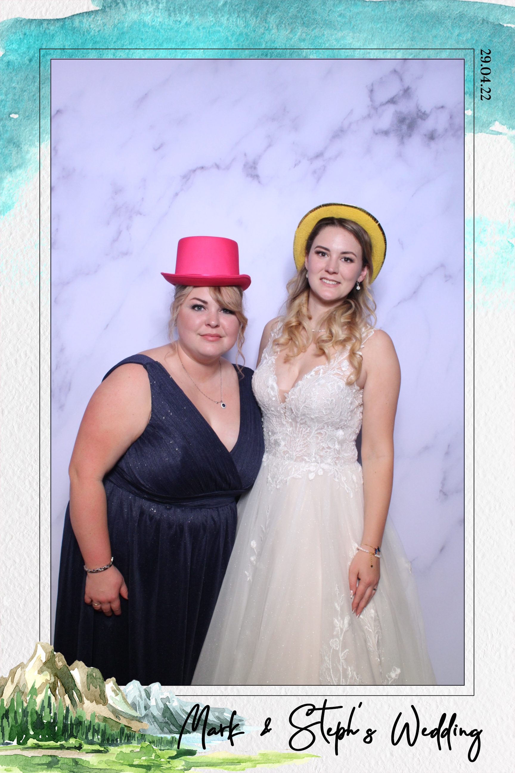 Mark & Steph | View more photos from the event at images.mobile-photo-booth.com/u/MobilePhotoBoothUK/Mark-Steph