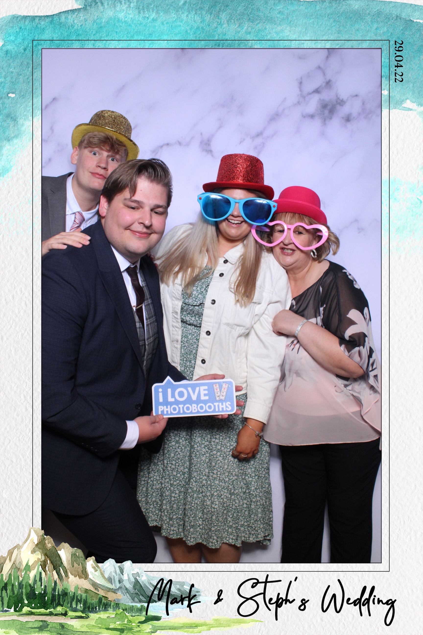 Mark & Steph | View more photos from the event at images.mobile-photo-booth.com/u/MobilePhotoBoothUK/Mark-Steph