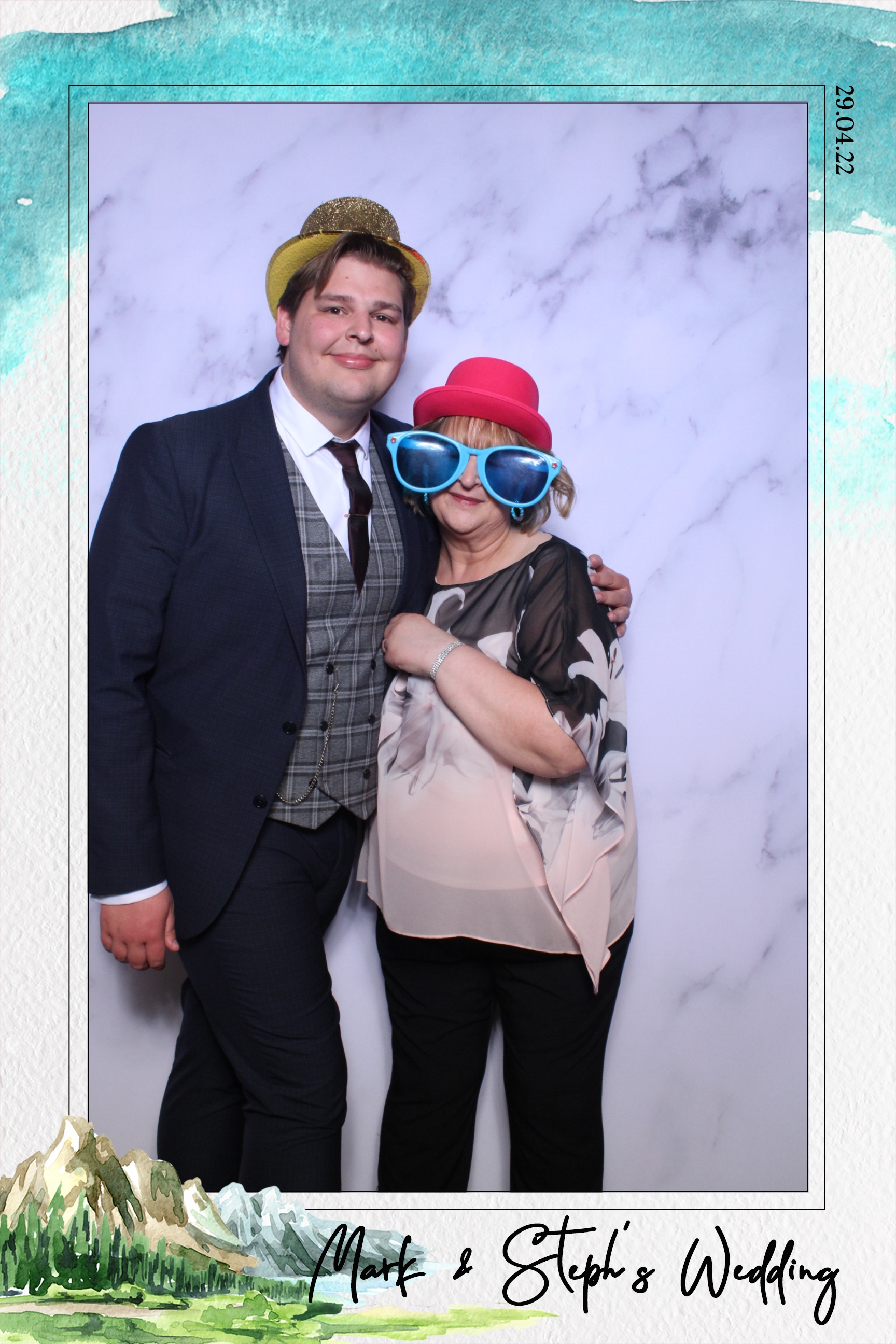 Mark & Steph | View more photos from the event at images.mobile-photo-booth.com/u/MobilePhotoBoothUK/Mark-Steph