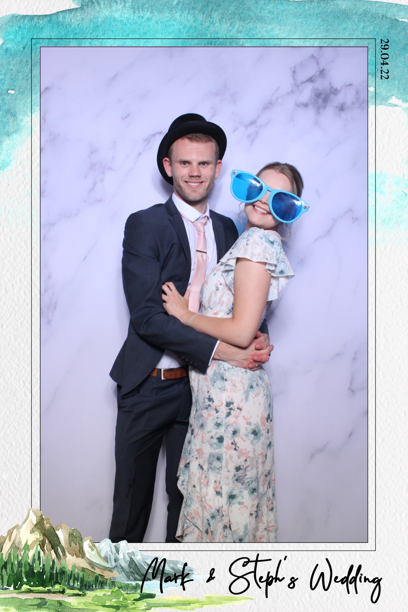 Mark & Steph | View more photos from the event at images.mobile-photo-booth.com/u/MobilePhotoBoothUK/Mark-Steph