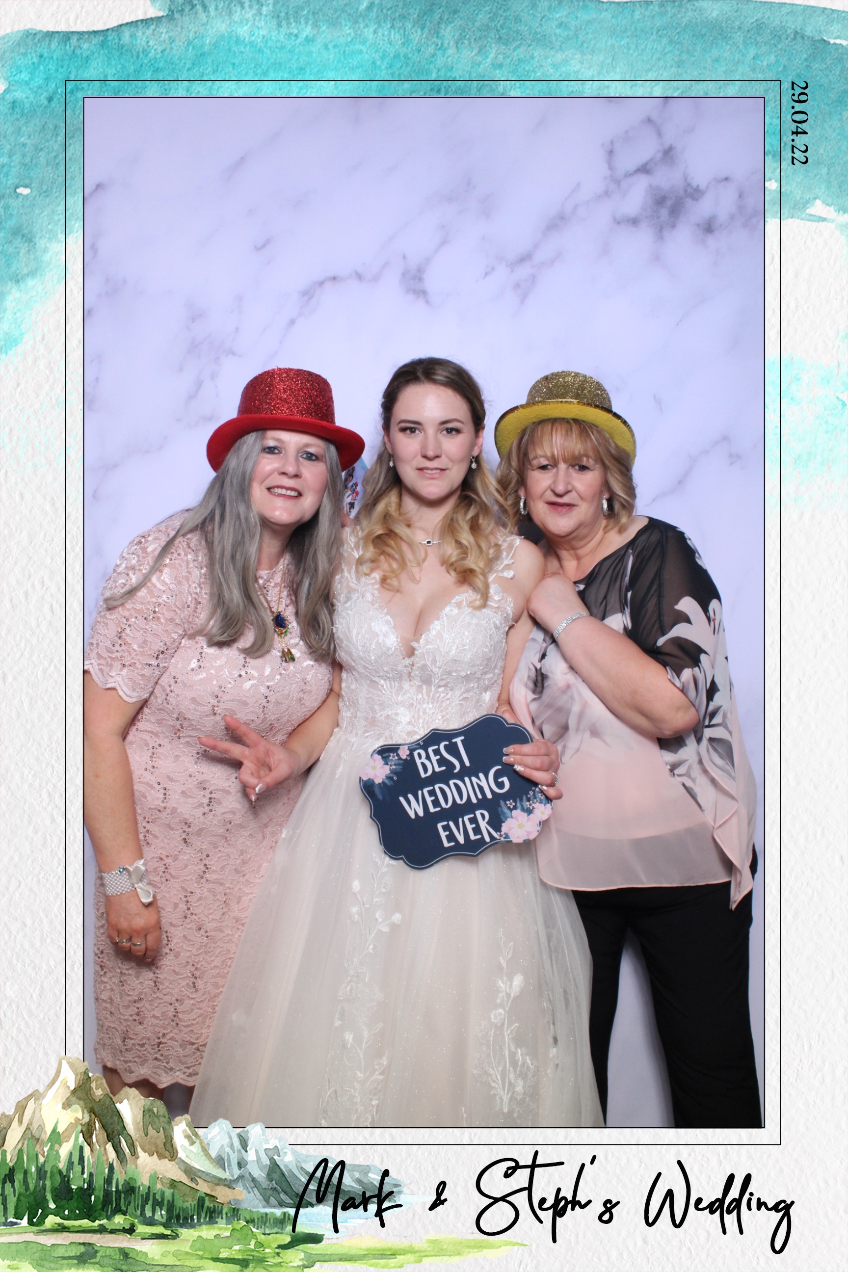 Mark & Steph | View more photos from the event at images.mobile-photo-booth.com/u/MobilePhotoBoothUK/Mark-Steph