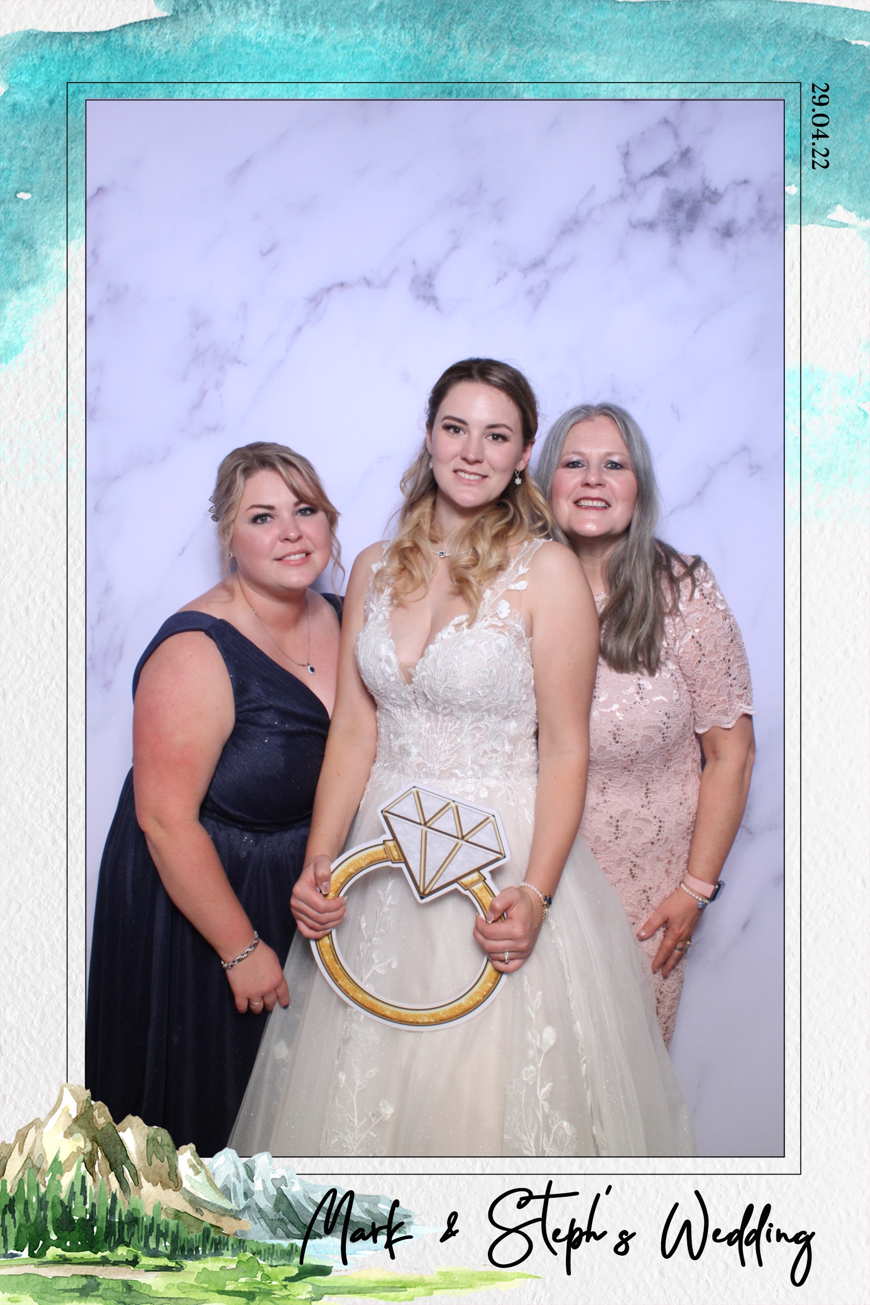 Mark & Steph | View more photos from the event at images.mobile-photo-booth.com/u/MobilePhotoBoothUK/Mark-Steph