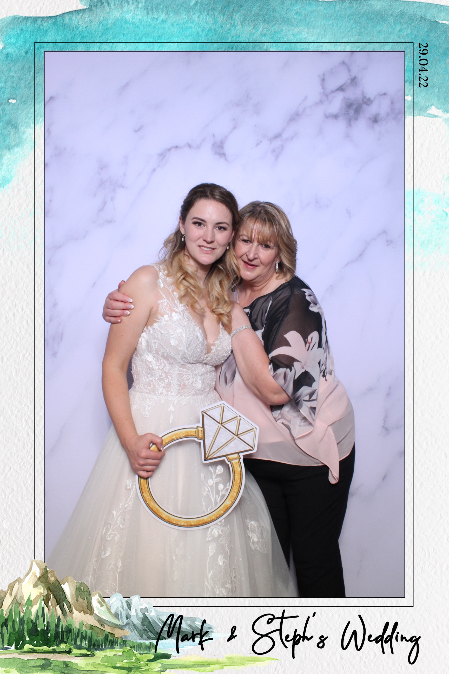 Mark & Steph | View more photos from the event at images.mobile-photo-booth.com/u/MobilePhotoBoothUK/Mark-Steph