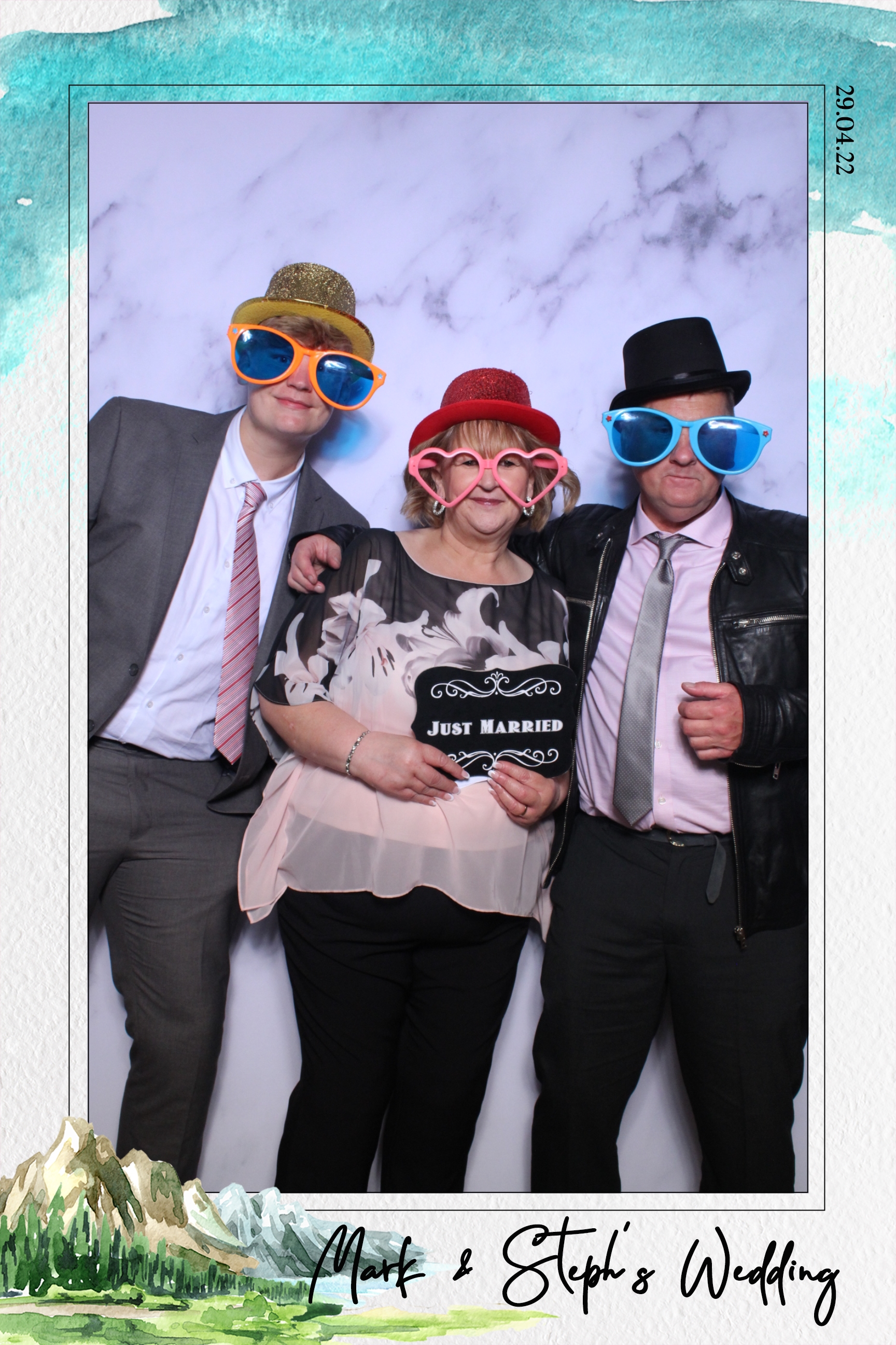 Mark & Steph | View more photos from the event at images.mobile-photo-booth.com/u/MobilePhotoBoothUK/Mark-Steph