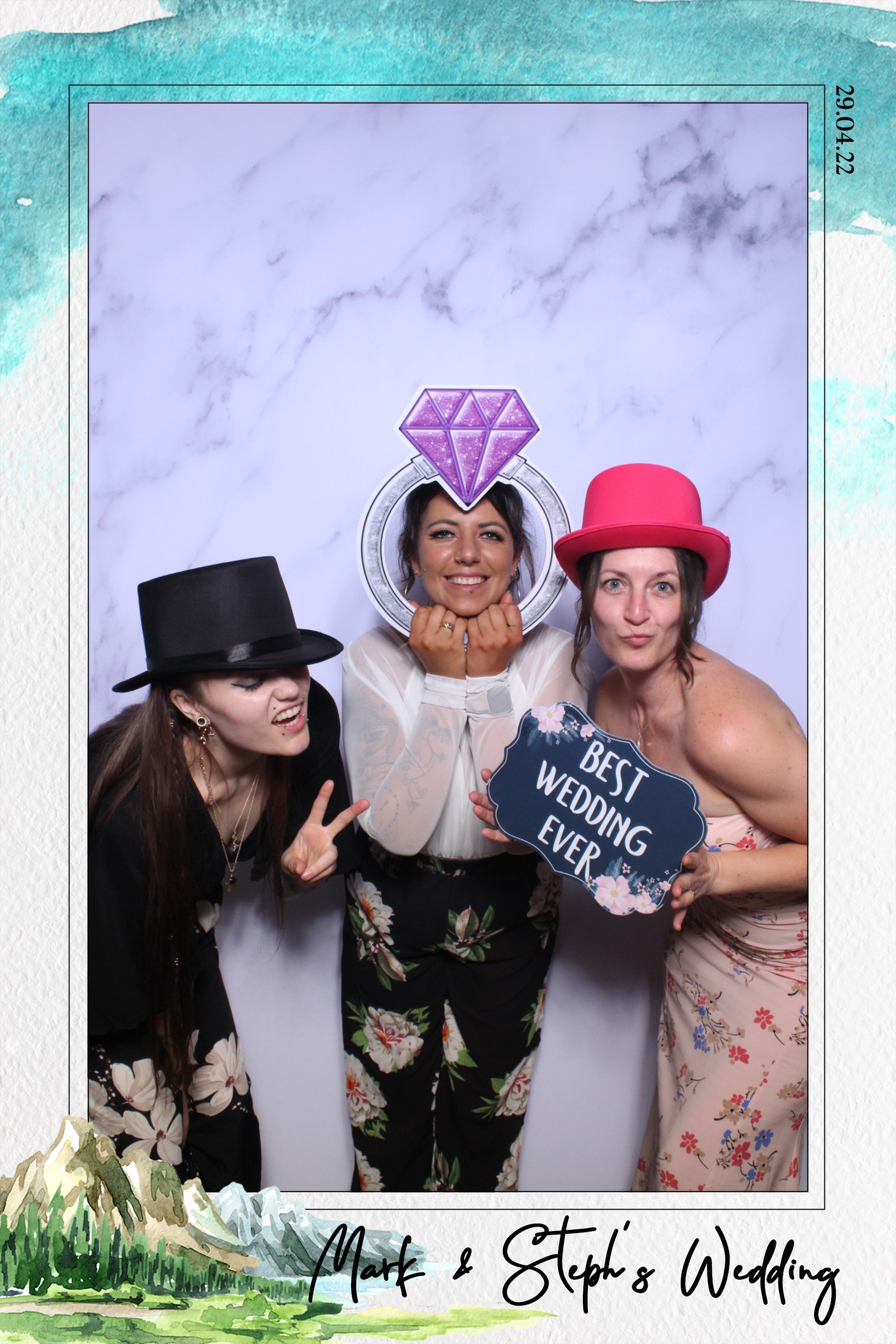 Mark & Steph | View more photos from the event at images.mobile-photo-booth.com/u/MobilePhotoBoothUK/Mark-Steph