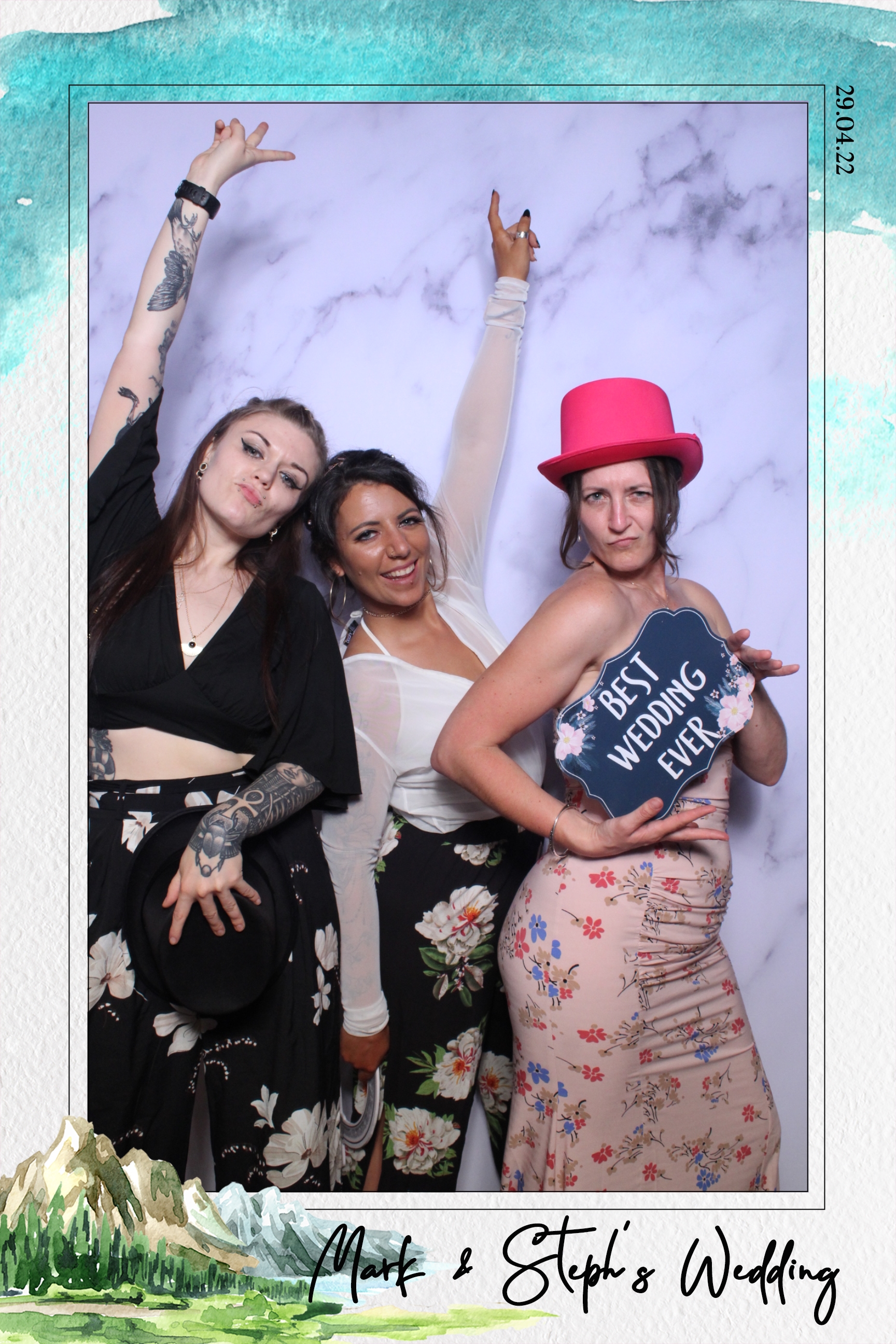 Mark & Steph | View more photos from the event at images.mobile-photo-booth.com/u/MobilePhotoBoothUK/Mark-Steph