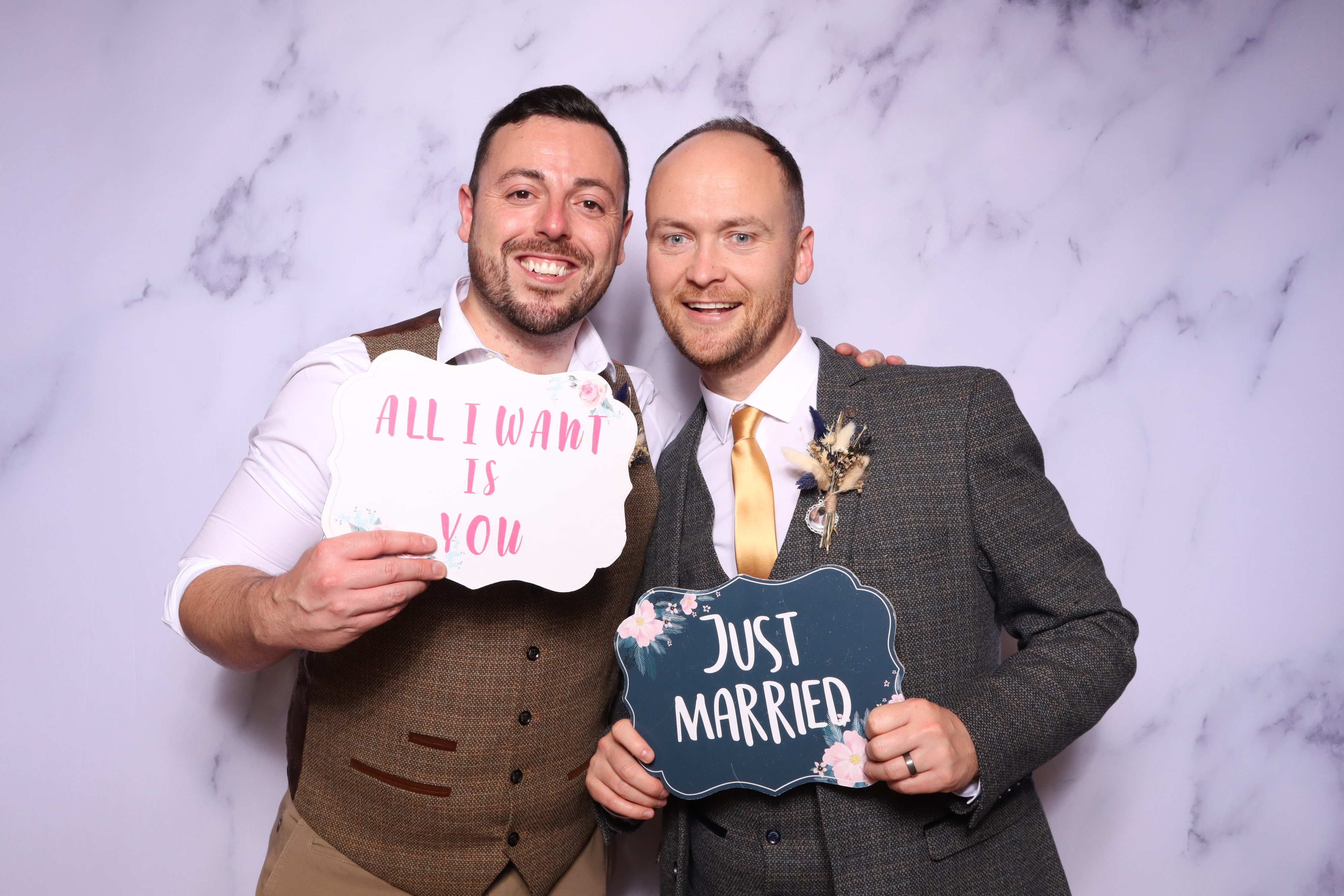 Sam & Ian | View more photos from the event at images.mobile-photo-booth.com/u/MobilePhotoBoothUK/Sam-Ian