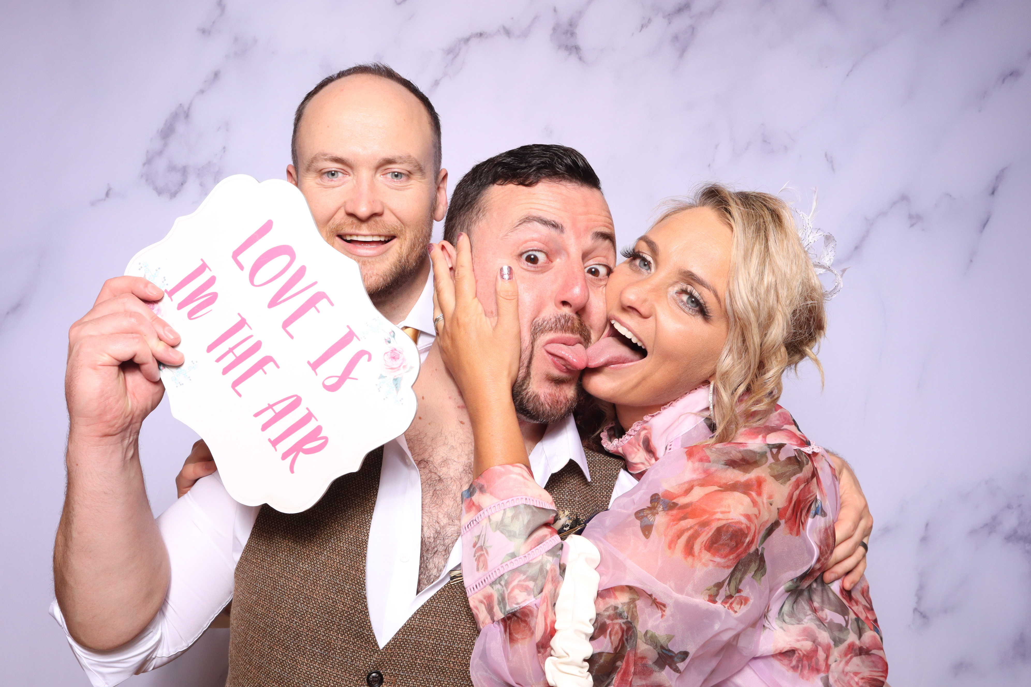 Sam & Ian | View more photos from the event at images.mobile-photo-booth.com/u/MobilePhotoBoothUK/Sam-Ian