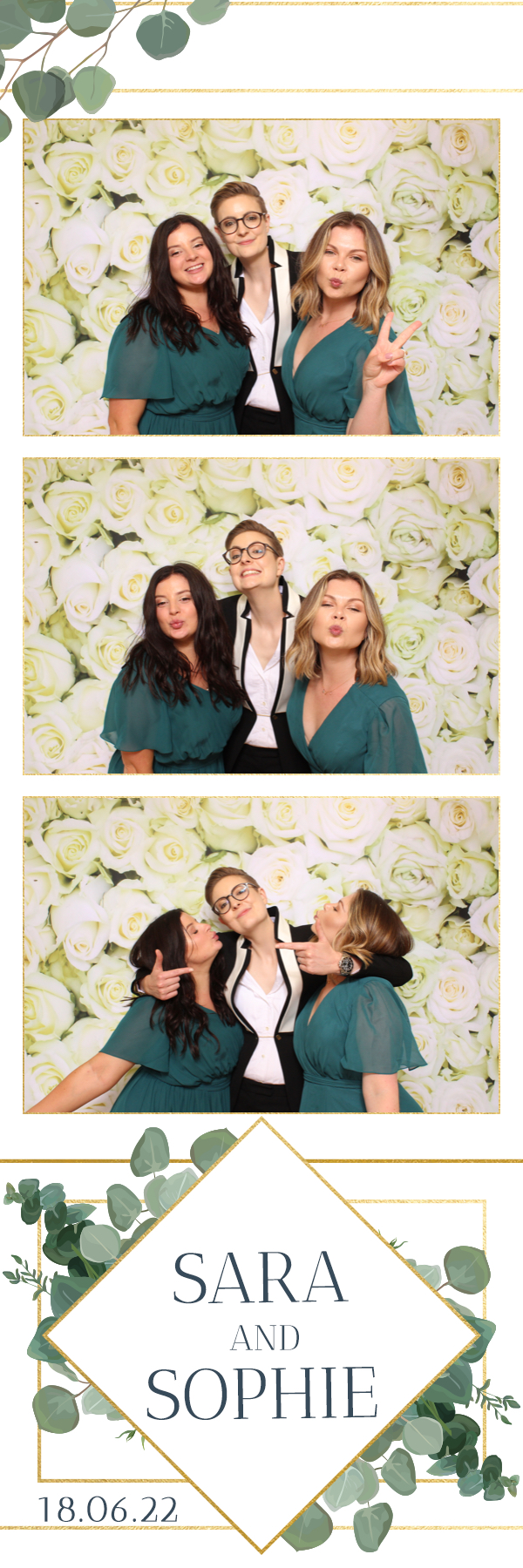 Sara & Sophie | View more photos from the event at images.mobile-photo-booth.com/u/MobilePhotoBoothUK/Sara-Sophie