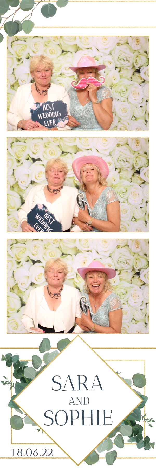 Sara & Sophie | View more photos from the event at images.mobile-photo-booth.com/u/MobilePhotoBoothUK/Sara-Sophie