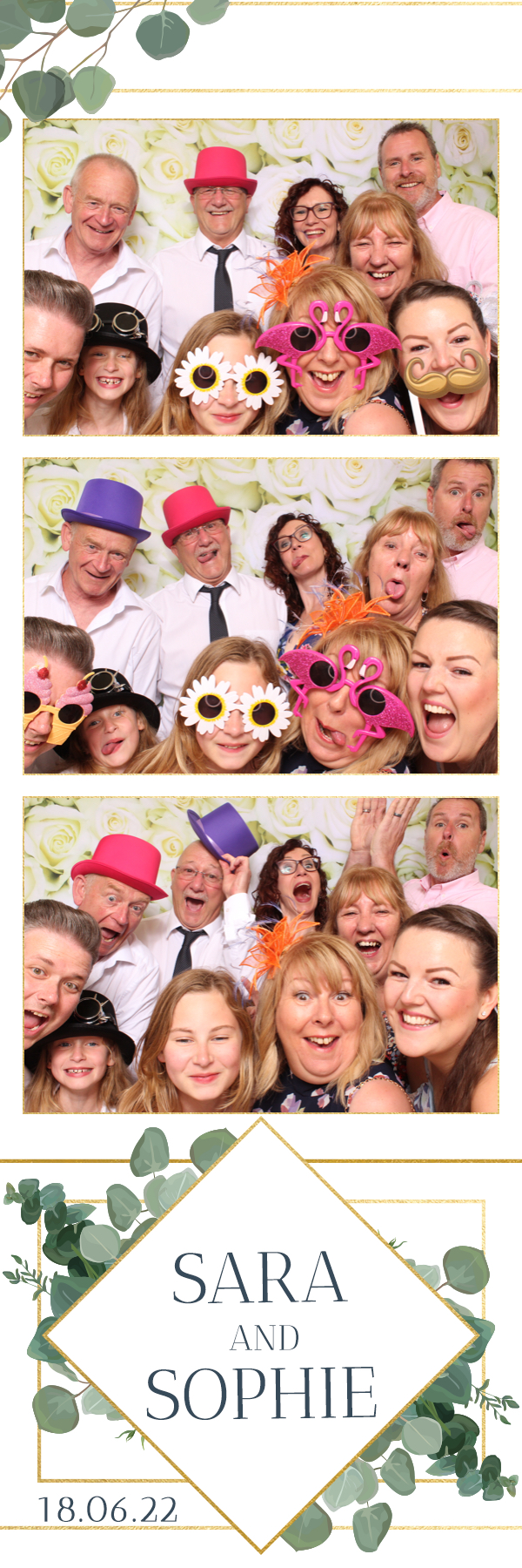Sara & Sophie | View more photos from the event at images.mobile-photo-booth.com/u/MobilePhotoBoothUK/Sara-Sophie