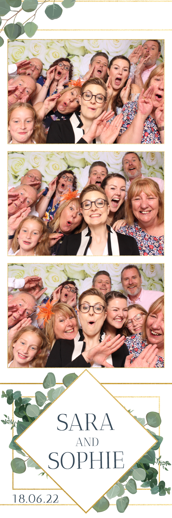 Sara & Sophie | View more photos from the event at images.mobile-photo-booth.com/u/MobilePhotoBoothUK/Sara-Sophie