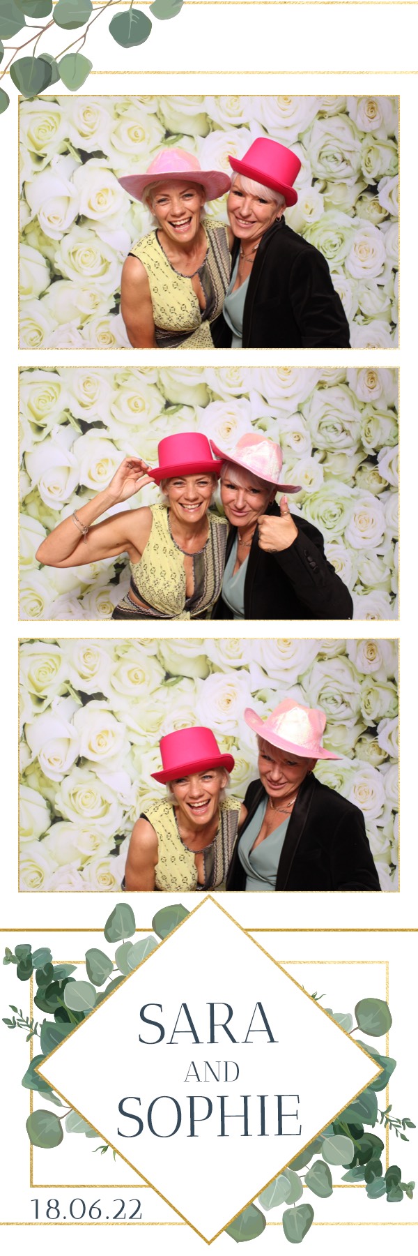 Sara & Sophie | View more photos from the event at images.mobile-photo-booth.com/u/MobilePhotoBoothUK/Sara-Sophie
