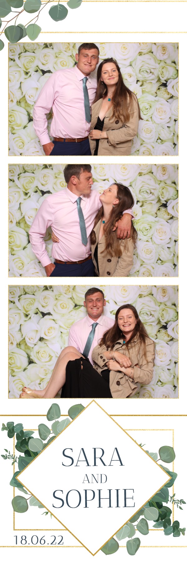 Sara & Sophie | View more photos from the event at images.mobile-photo-booth.com/u/MobilePhotoBoothUK/Sara-Sophie