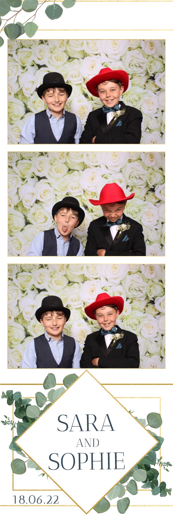 Sara & Sophie | View more photos from the event at images.mobile-photo-booth.com/u/MobilePhotoBoothUK/Sara-Sophie