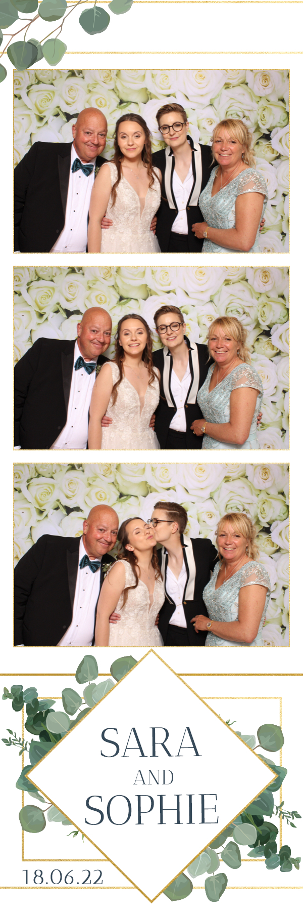 Sara & Sophie | View more photos from the event at images.mobile-photo-booth.com/u/MobilePhotoBoothUK/Sara-Sophie