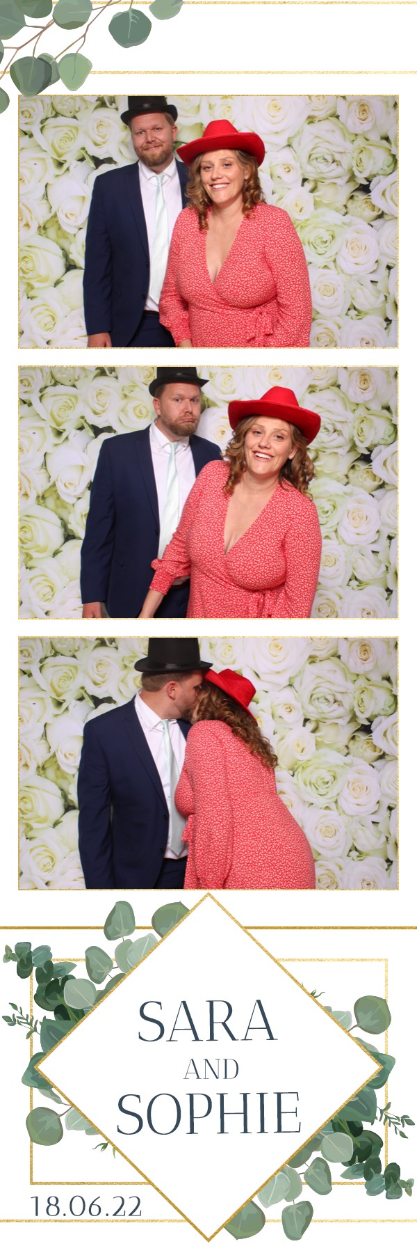 Sara & Sophie | View more photos from the event at images.mobile-photo-booth.com/u/MobilePhotoBoothUK/Sara-Sophie