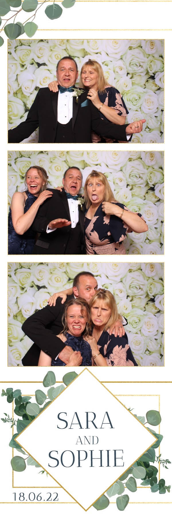 Sara & Sophie | View more photos from the event at images.mobile-photo-booth.com/u/MobilePhotoBoothUK/Sara-Sophie